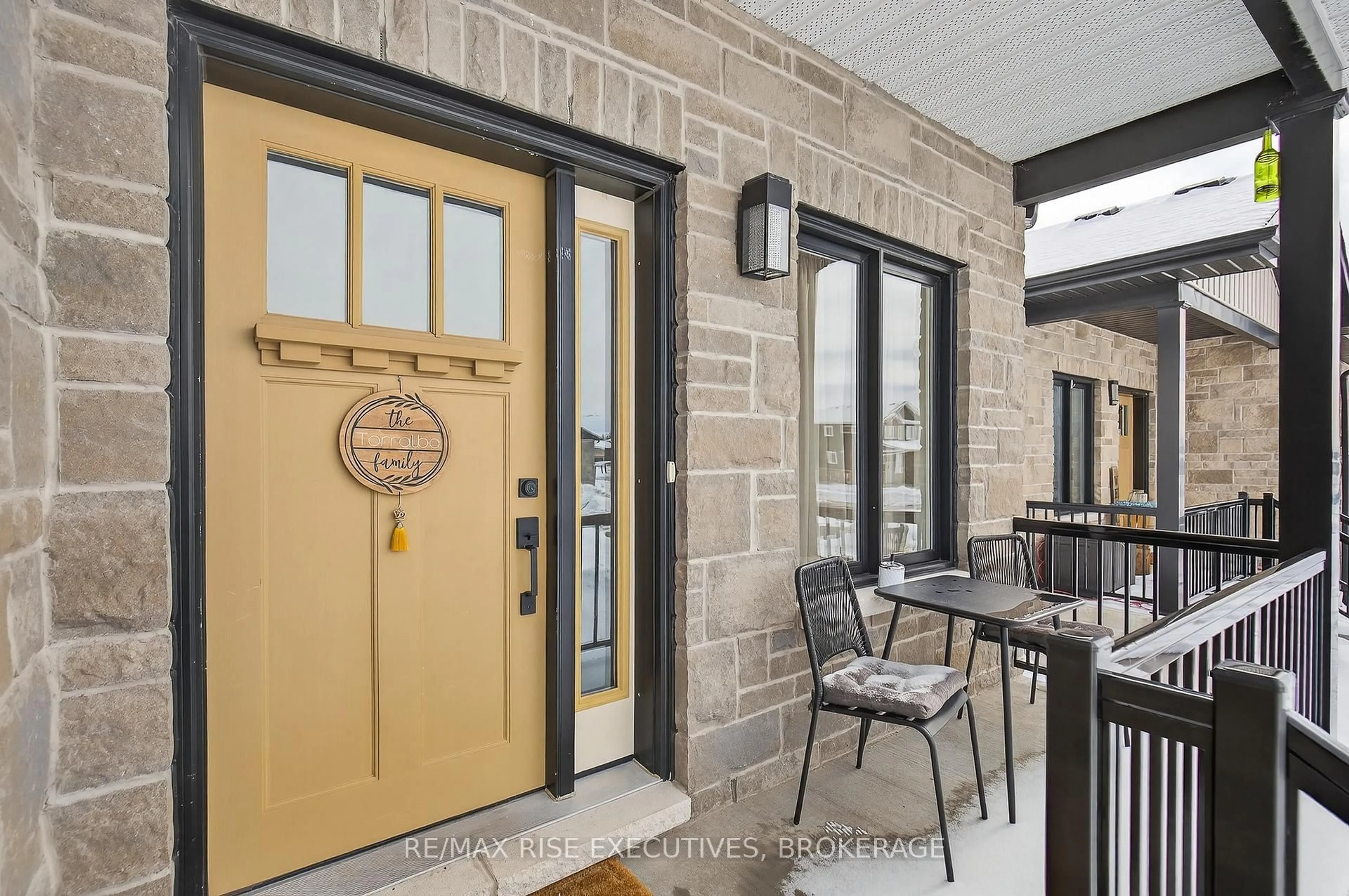 Indoor entryway for 51 Potter Dr, Bissett Creek Ontario K0H 2H0