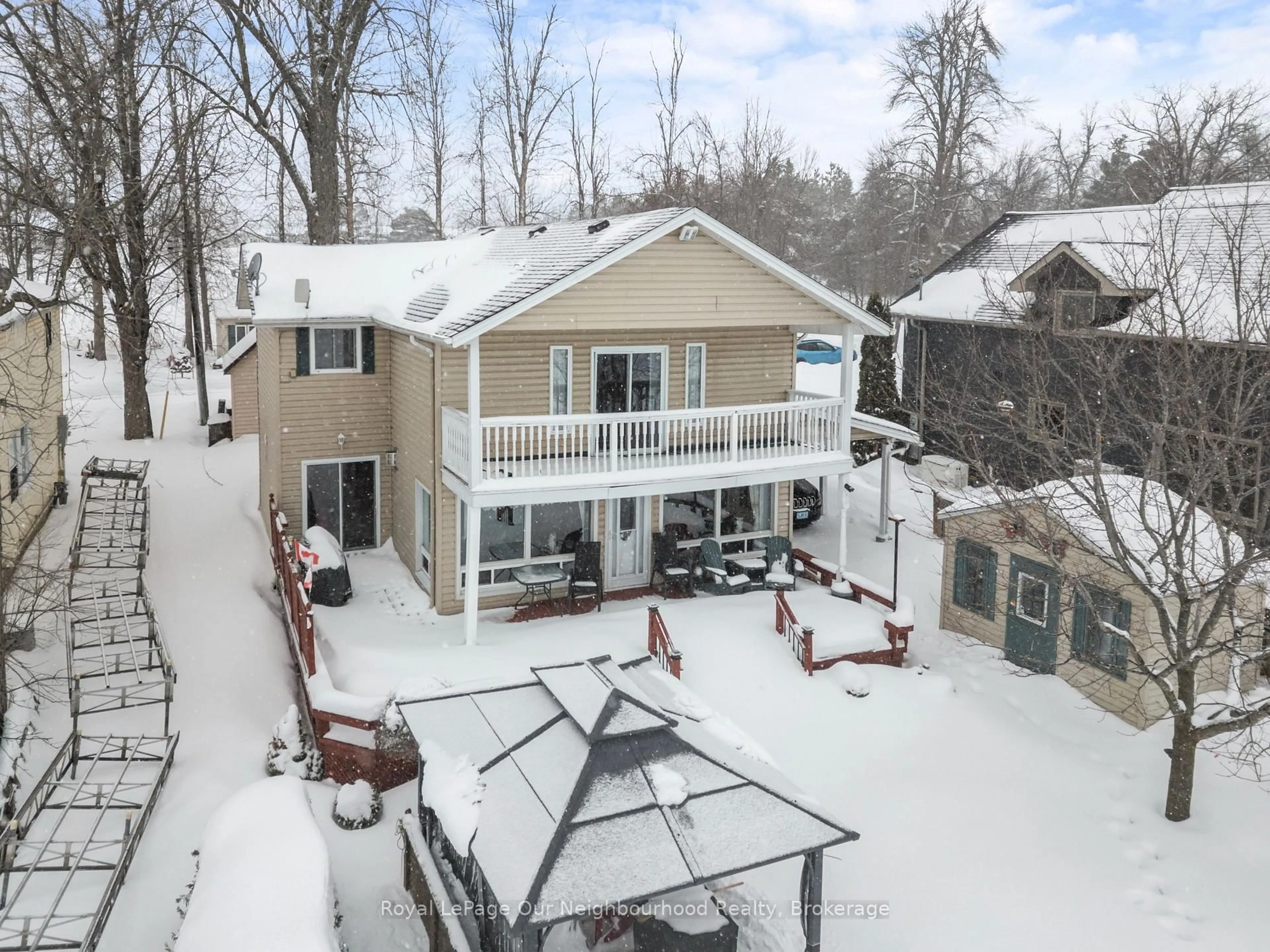 A pic from outside/outdoor area/front of a property/back of a property/a pic from drone, unknown for 465 Causeway View Rd, Selwyn Ontario K0L 1T0