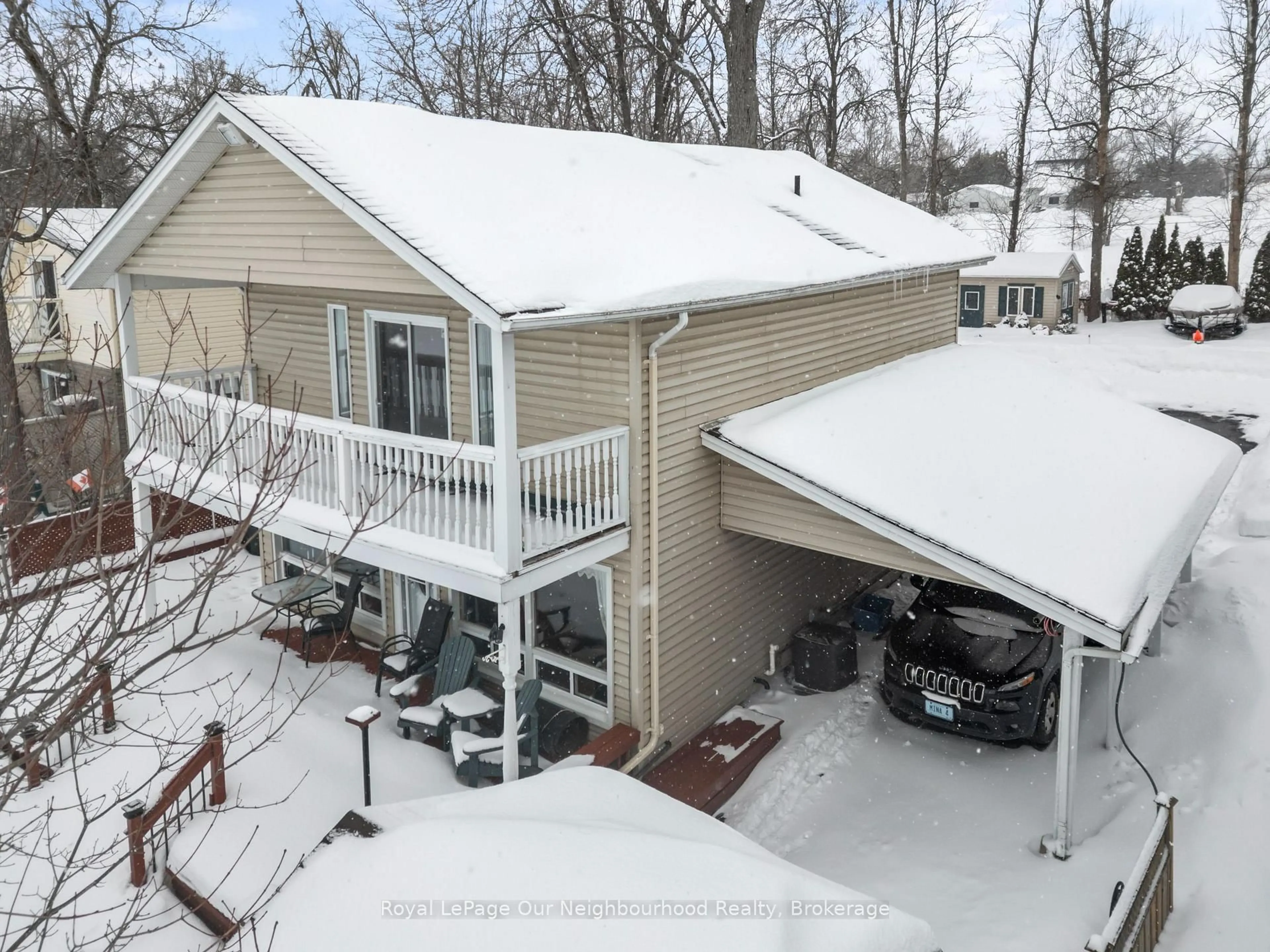 A pic from outside/outdoor area/front of a property/back of a property/a pic from drone, unknown for 465 Causeway View Rd, Selwyn Ontario K0L 1T0