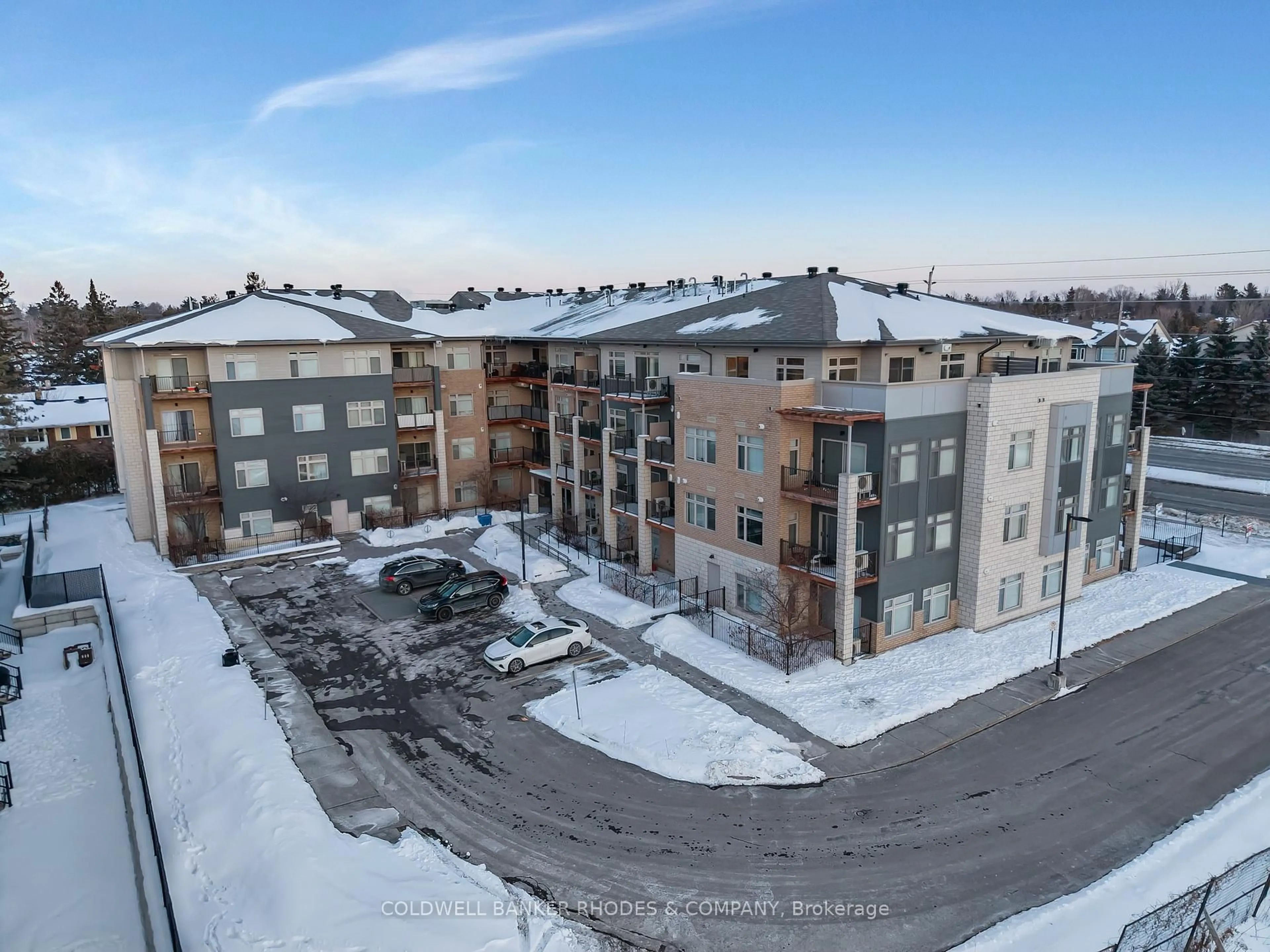 A pic from outside/outdoor area/front of a property/back of a property/a pic from drone, building for 2785 Baseline Rd #415, Ottawa Ontario K2H 0B7