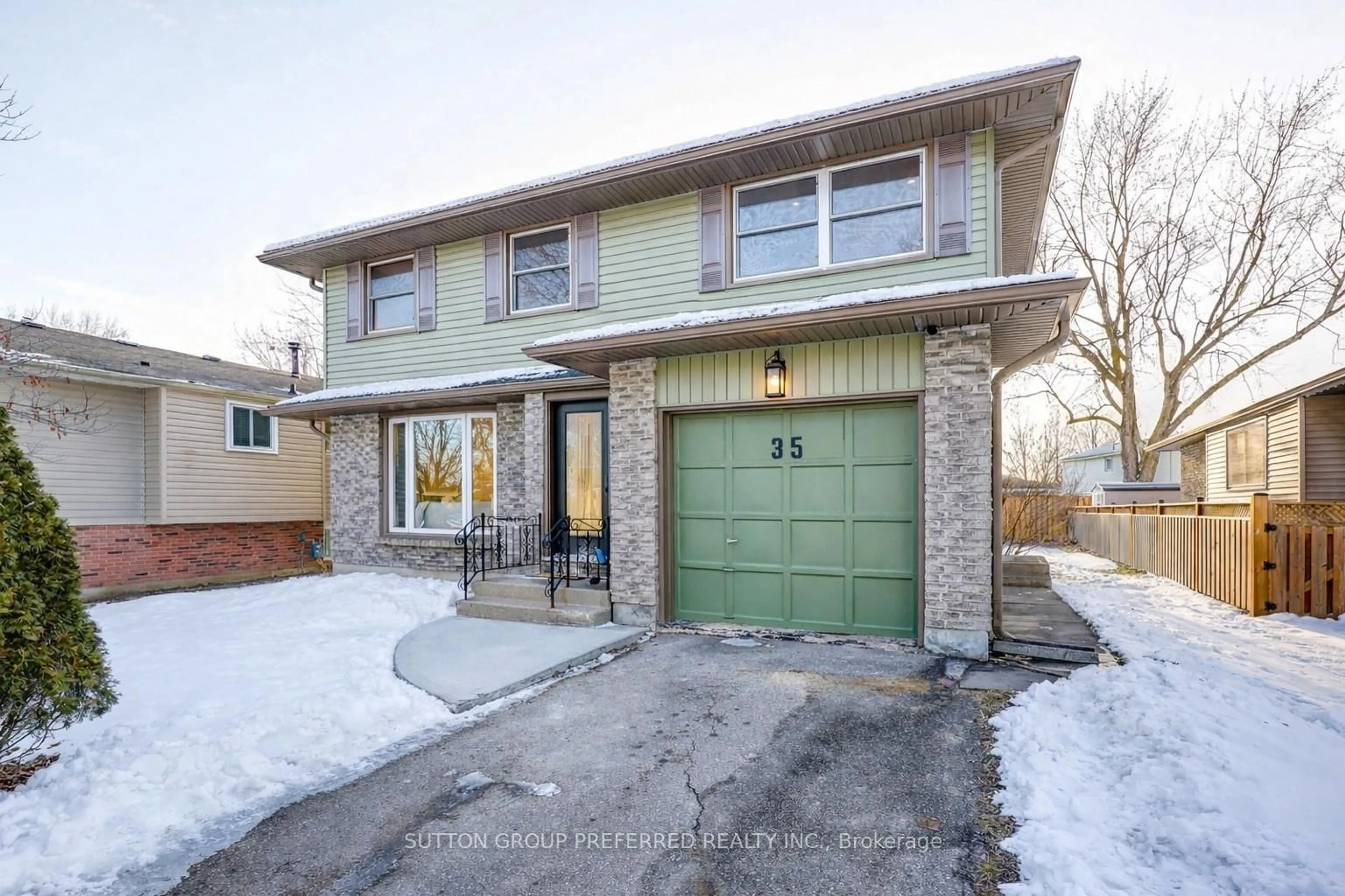 Home with brick exterior material, street for 35 Rostherne Cres, London South Ontario N6E 1Y3
