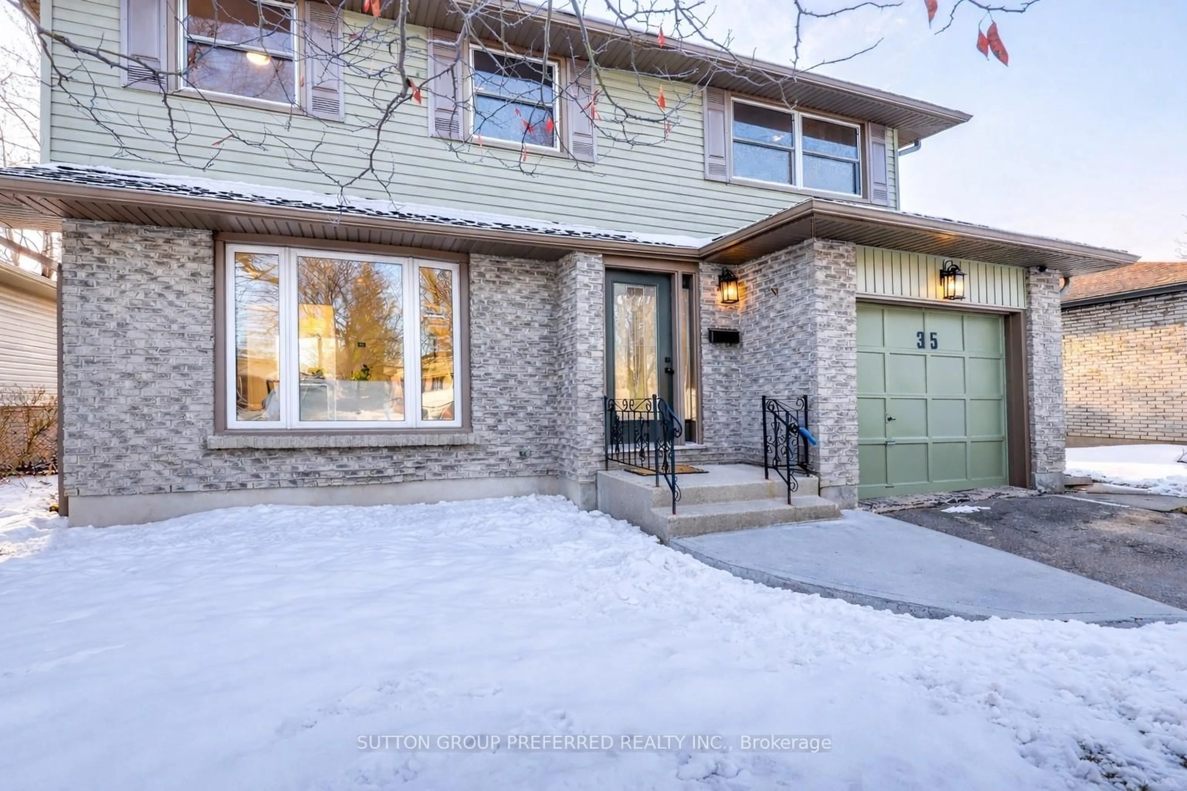 Home with brick exterior material, street for 35 Rostherne Cres, London South Ontario N6E 1Y3