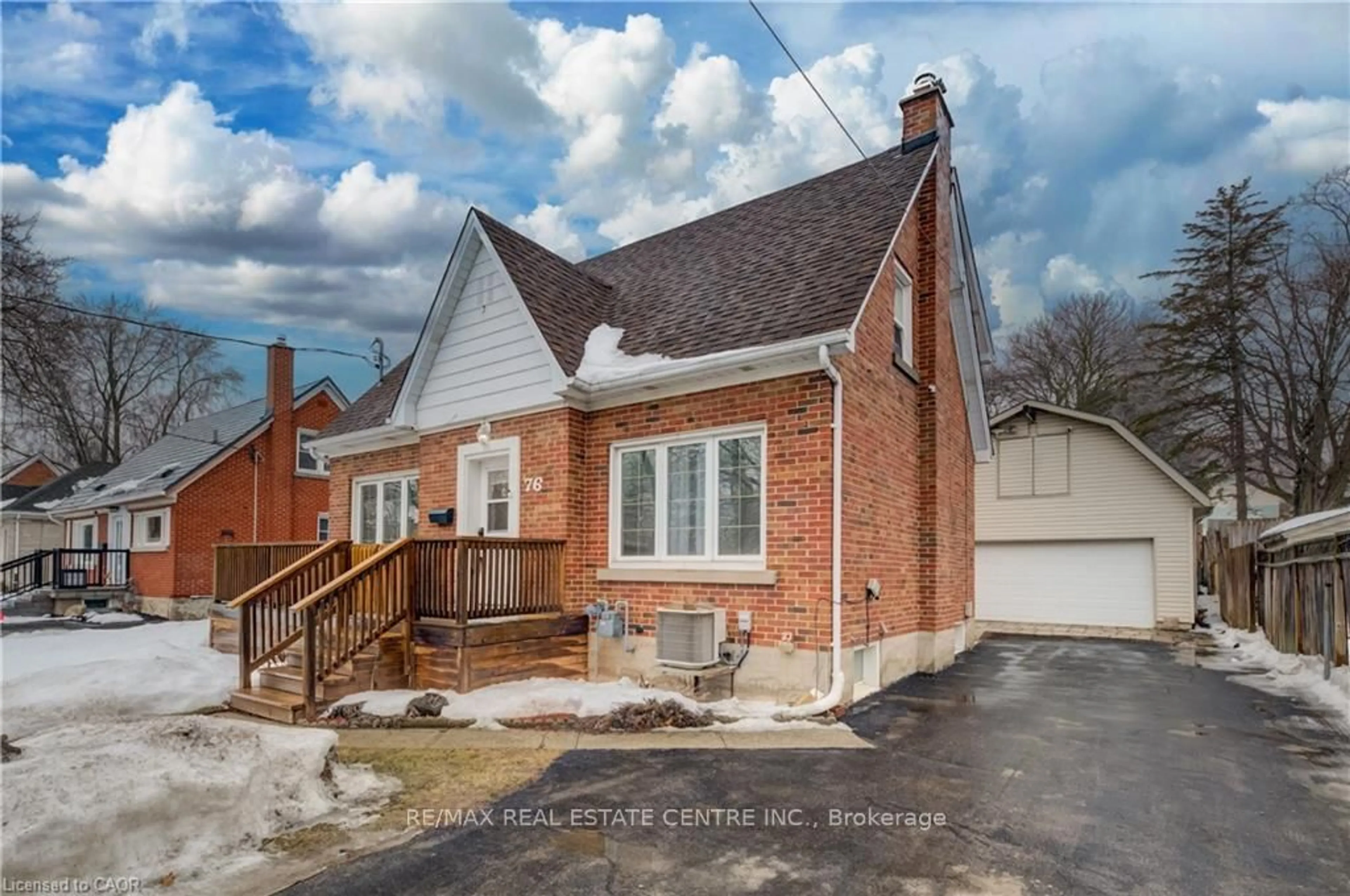 Home with brick exterior material, street for 76 Brentwood Ave, Kitchener Ontario N2H 2C8
