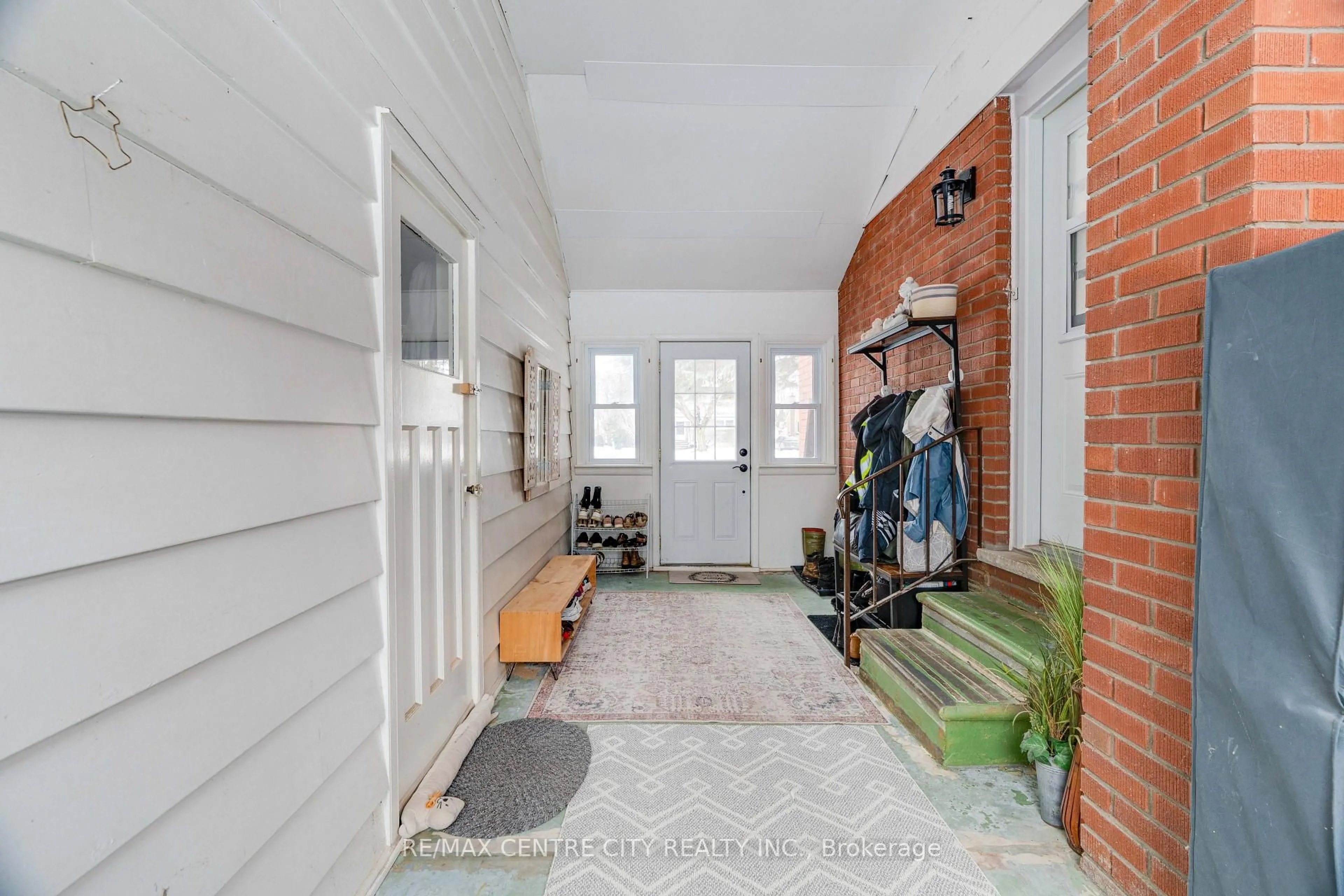 Indoor entryway for 311 Adelaide St, Strathroy-Caradoc Ontario N7G 2V9