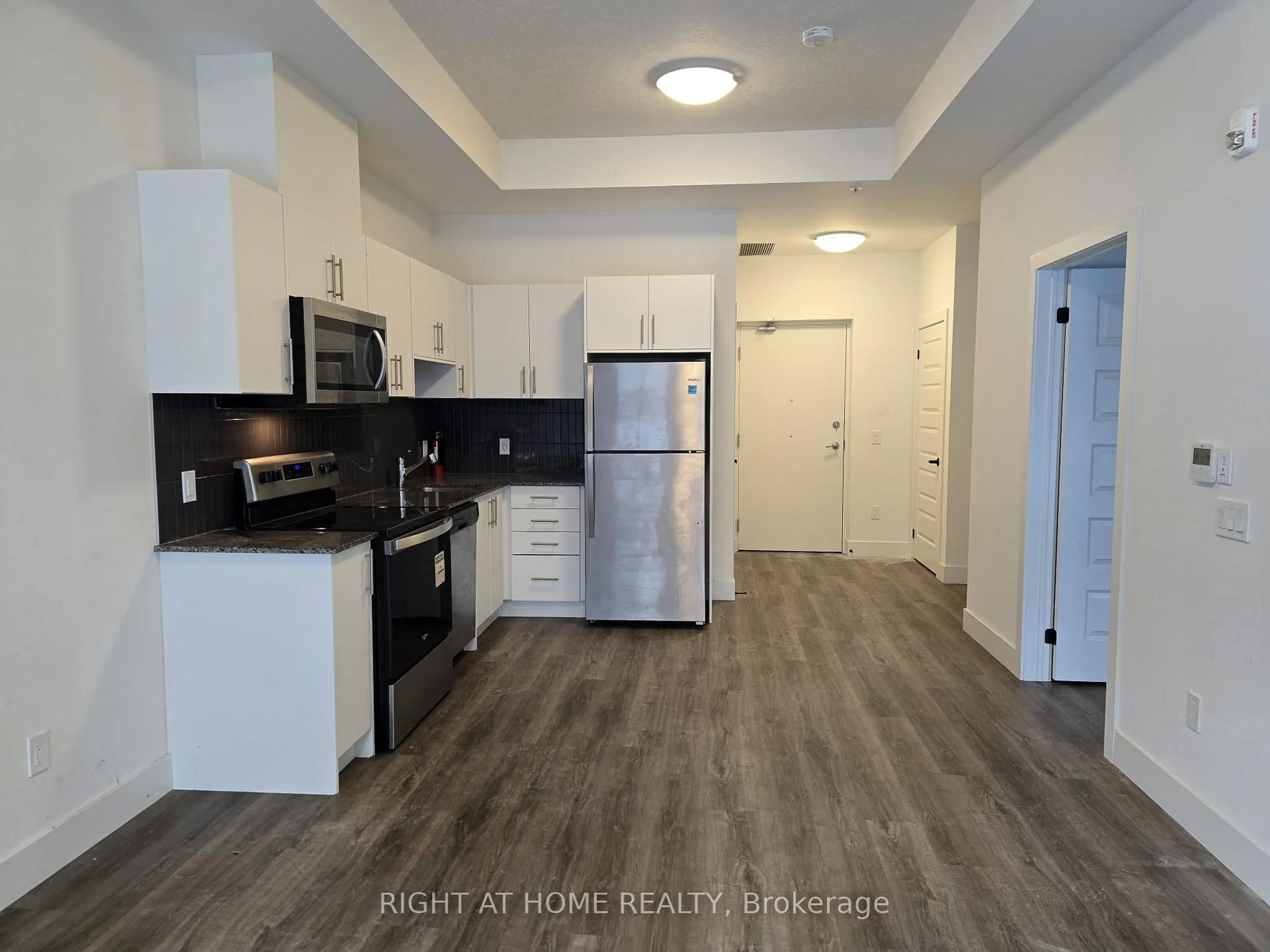 Standard kitchen, unknown for 1101 Lackner Pl #103, Kitchener Ontario N2A 0L3