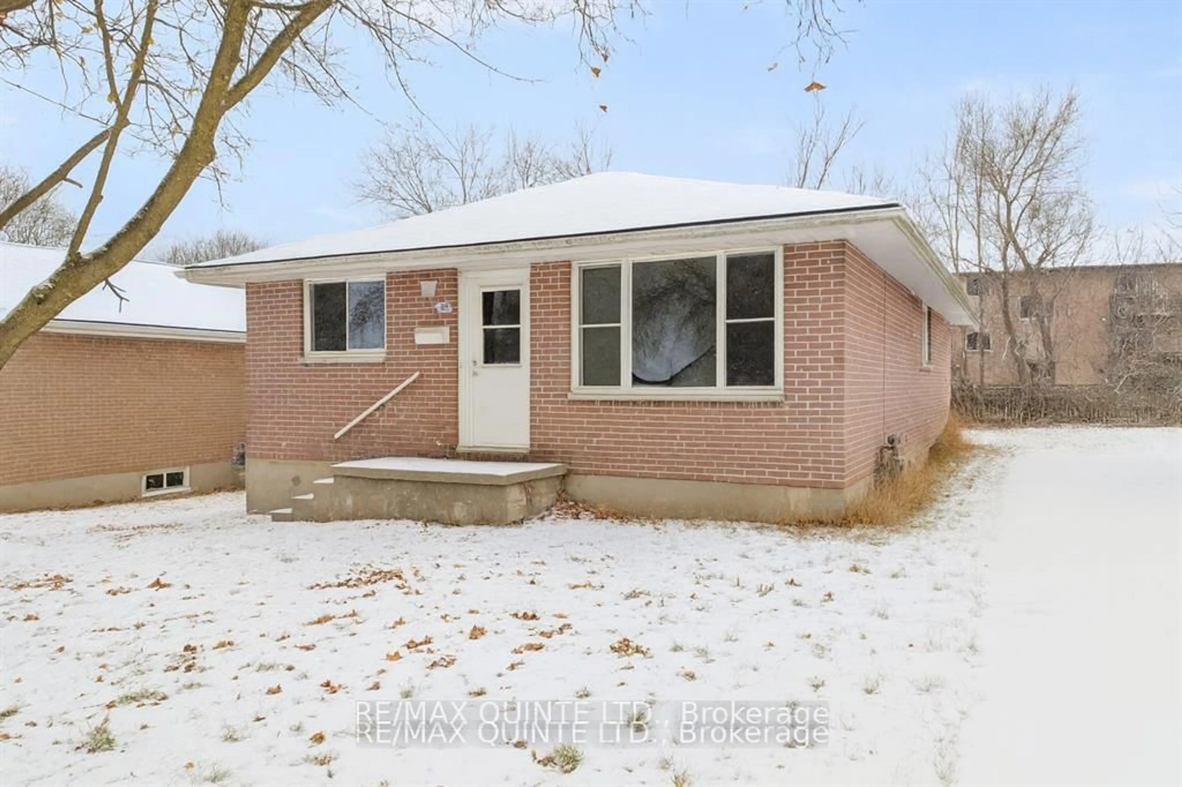 Home with brick exterior material, street for 25 Union St, Belleville Ontario K8P 2B5