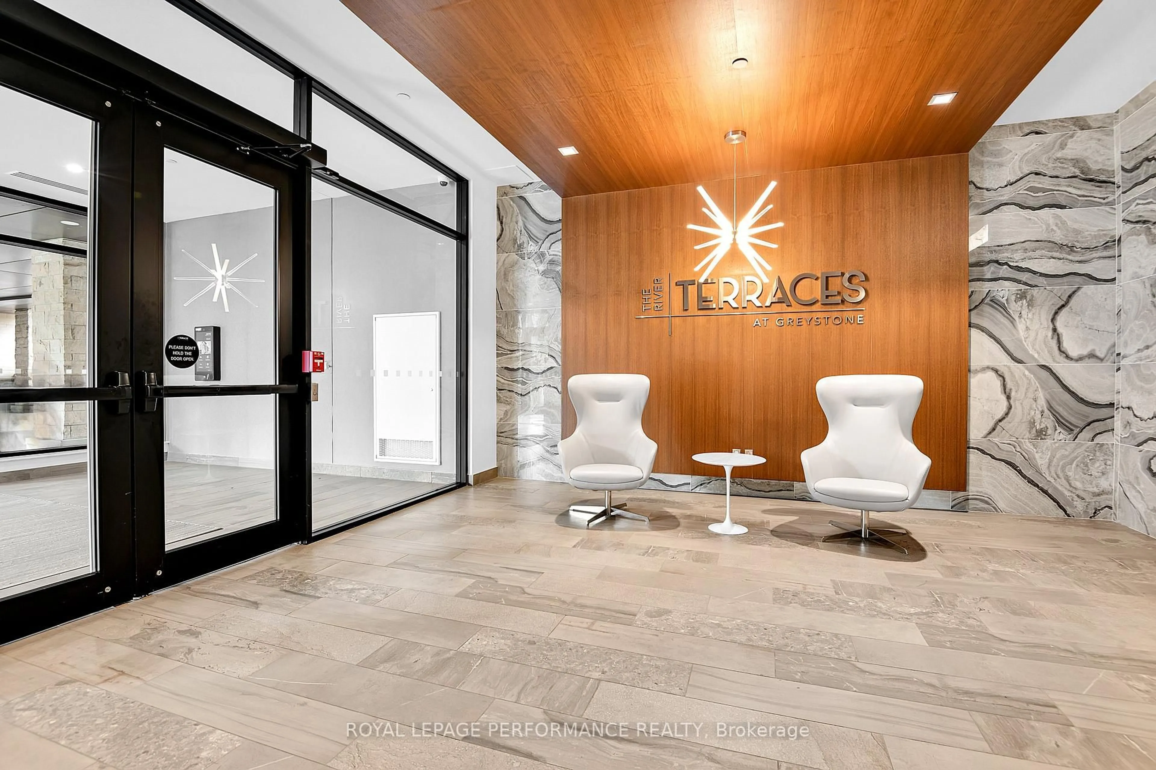 Indoor foyer for 570 De Mazenod Ave #301, Ottawa Ontario K1S 5X2