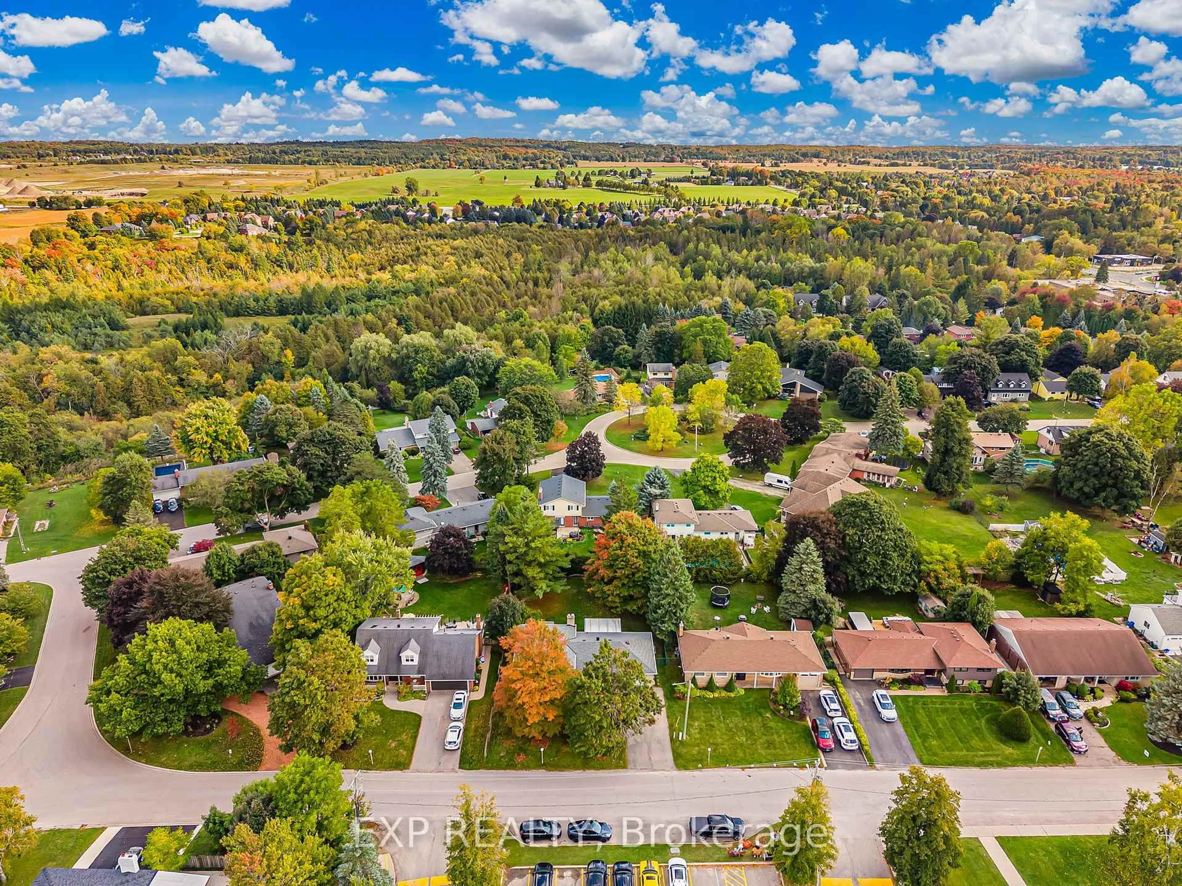 A pic from outside/outdoor area/front of a property/back of a property/a pic from drone, unknown for 29 Millwood Rd, Erin Ontario N0B 1T0