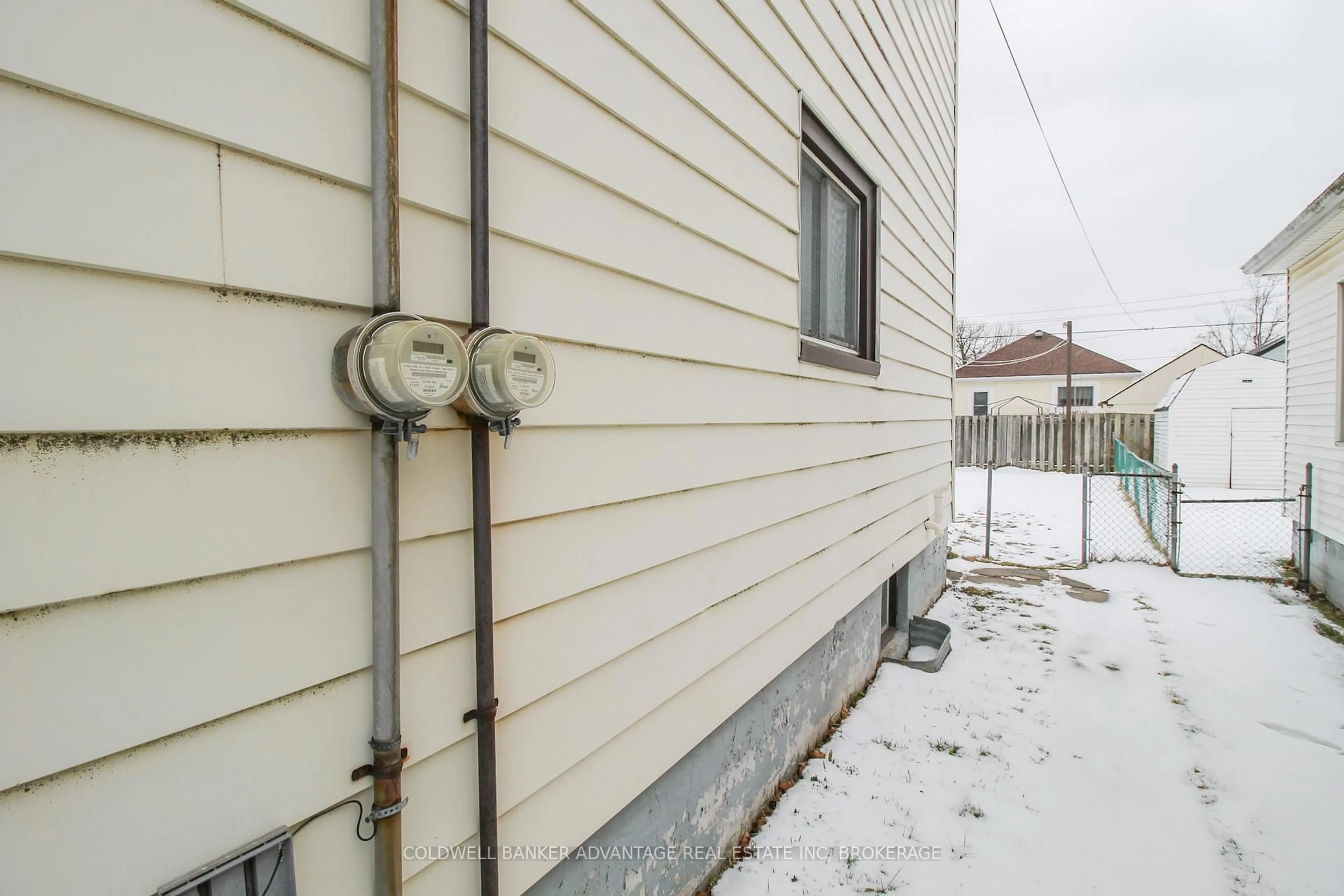 Unknown for 236 Wallace Ave, Welland Ontario L3B 1R6