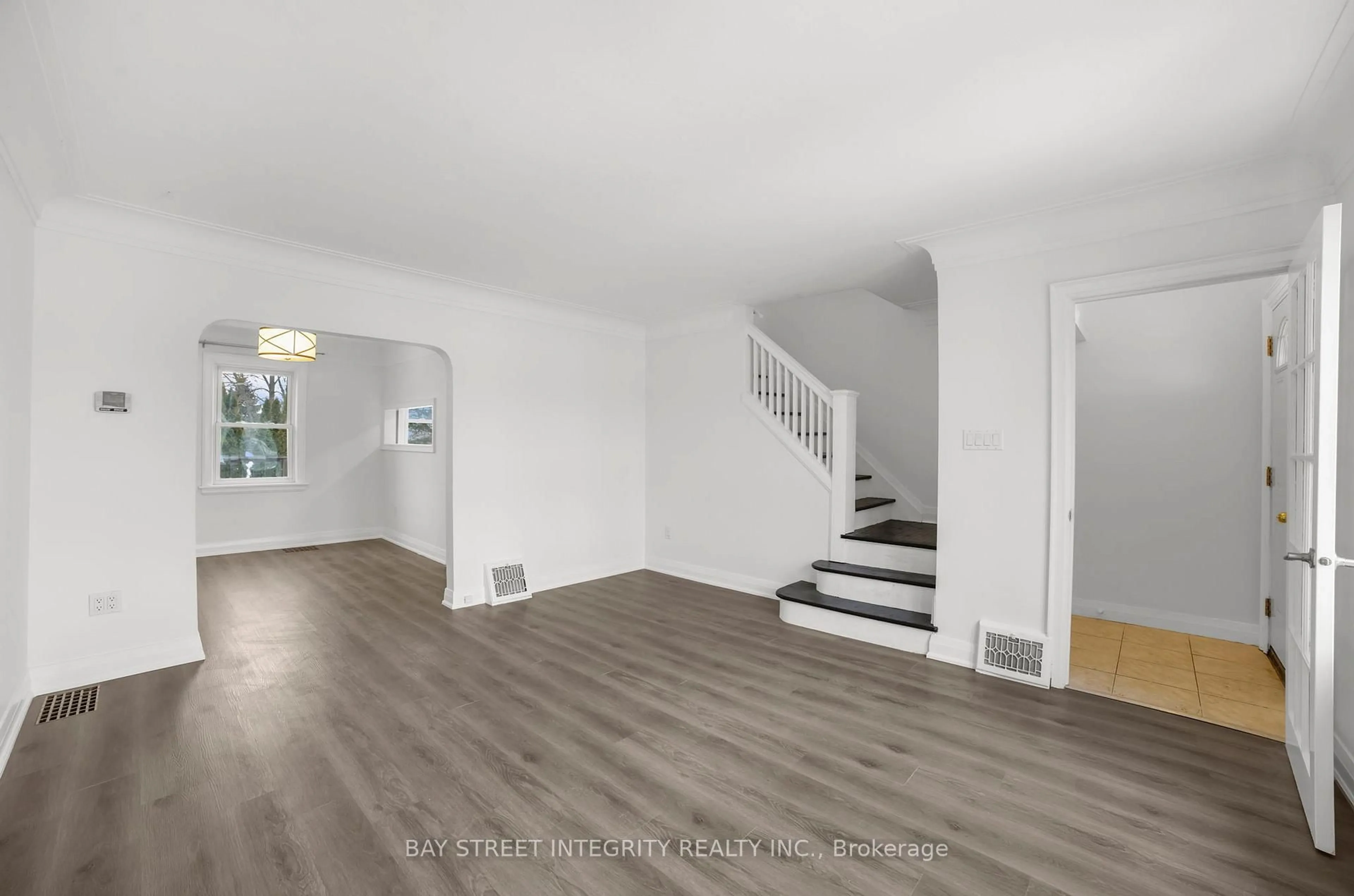 Unknown for 53 Paradise Rd, Hamilton Ontario L8S 1S3