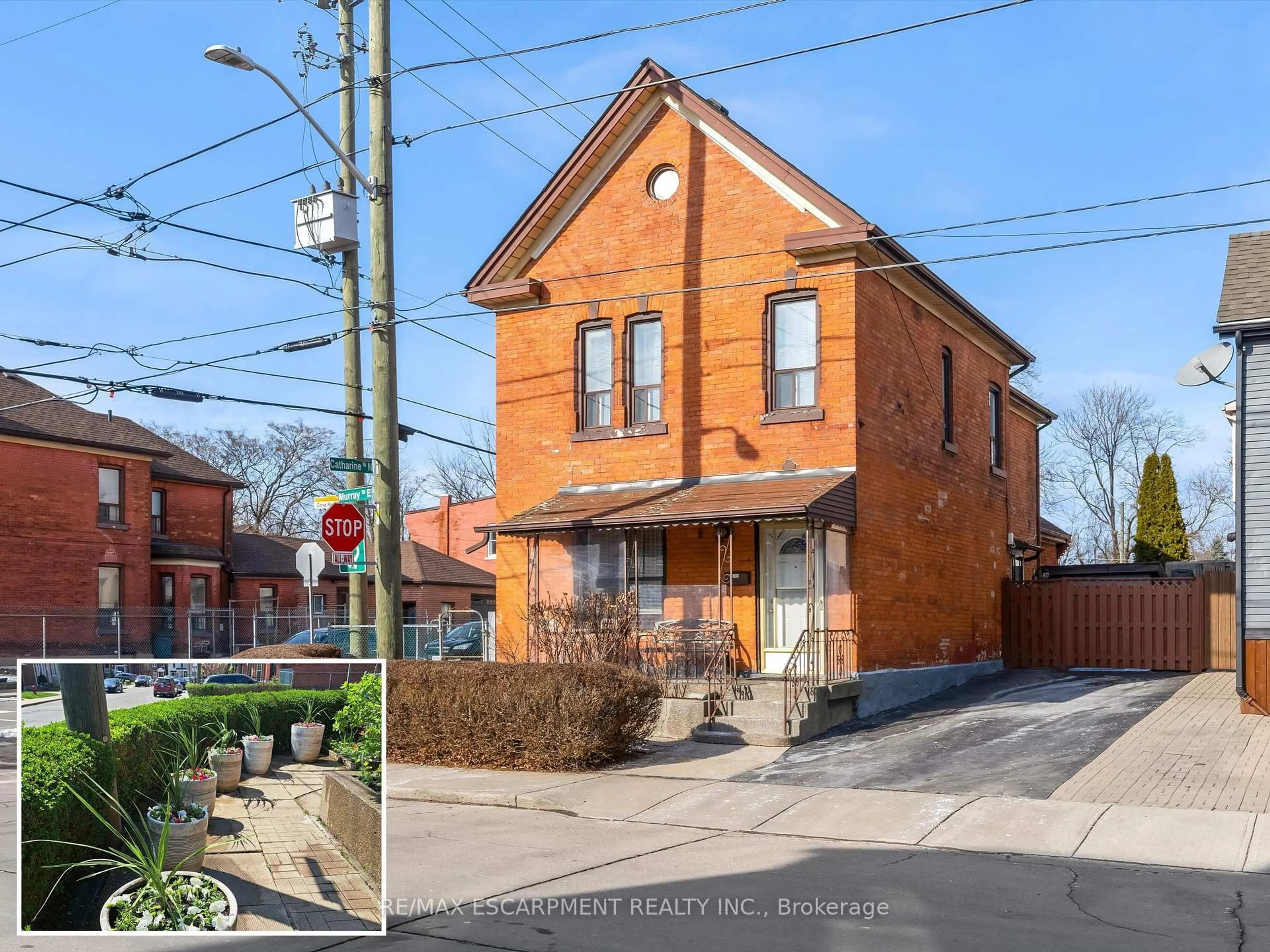 Home with brick exterior material, street for 93 Murray St, Hamilton Ontario L8L 3G3