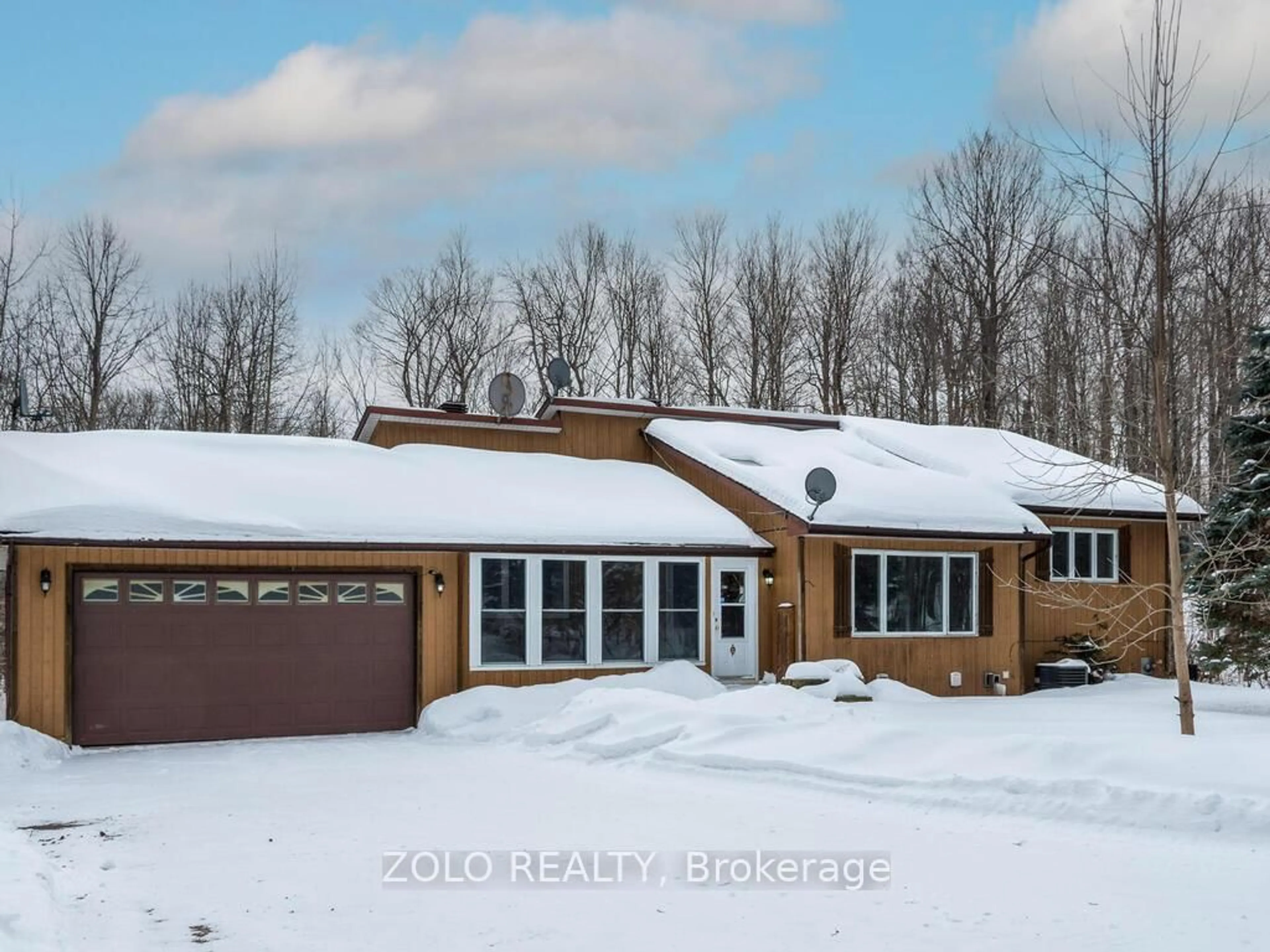 A pic from outside/outdoor area/front of a property/back of a property/a pic from drone, unknown for 1183 Ebbs Bay Rd, Carleton Place Ontario K7C 3P1