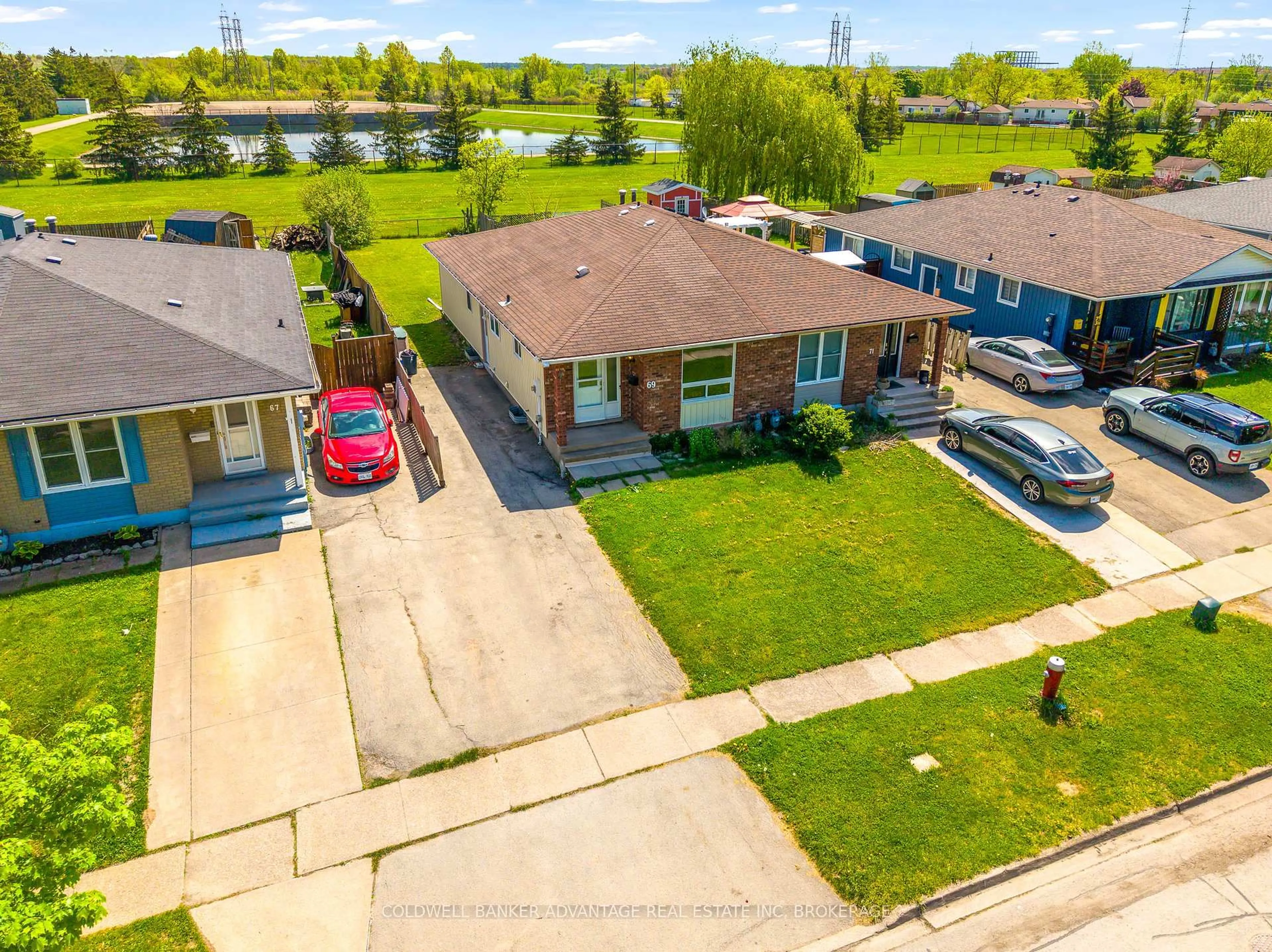 A pic from outside/outdoor area/front of a property/back of a property/a pic from drone, street for 69 Marc Blvd, Welland Ontario L3B 5V2