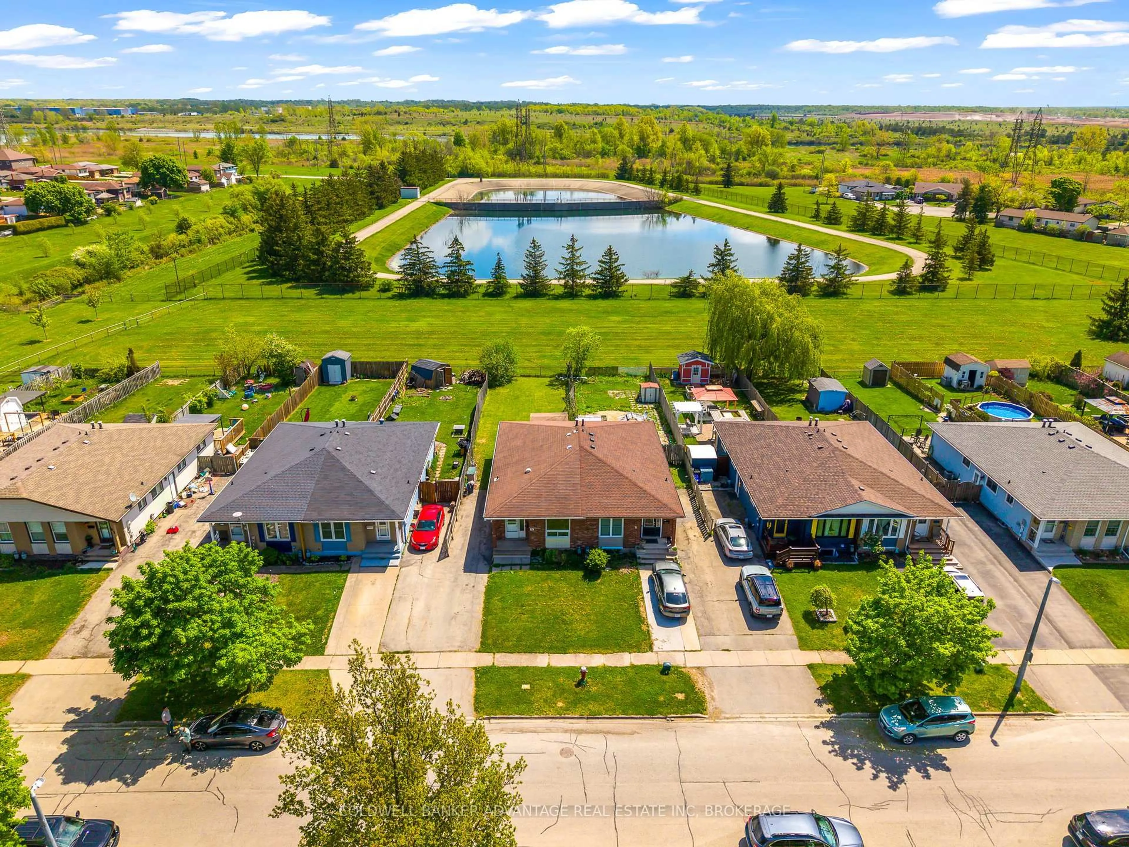 A pic from outside/outdoor area/front of a property/back of a property/a pic from drone, water/lake/river/ocean view for 69 Marc Blvd, Welland Ontario L3B 5V2