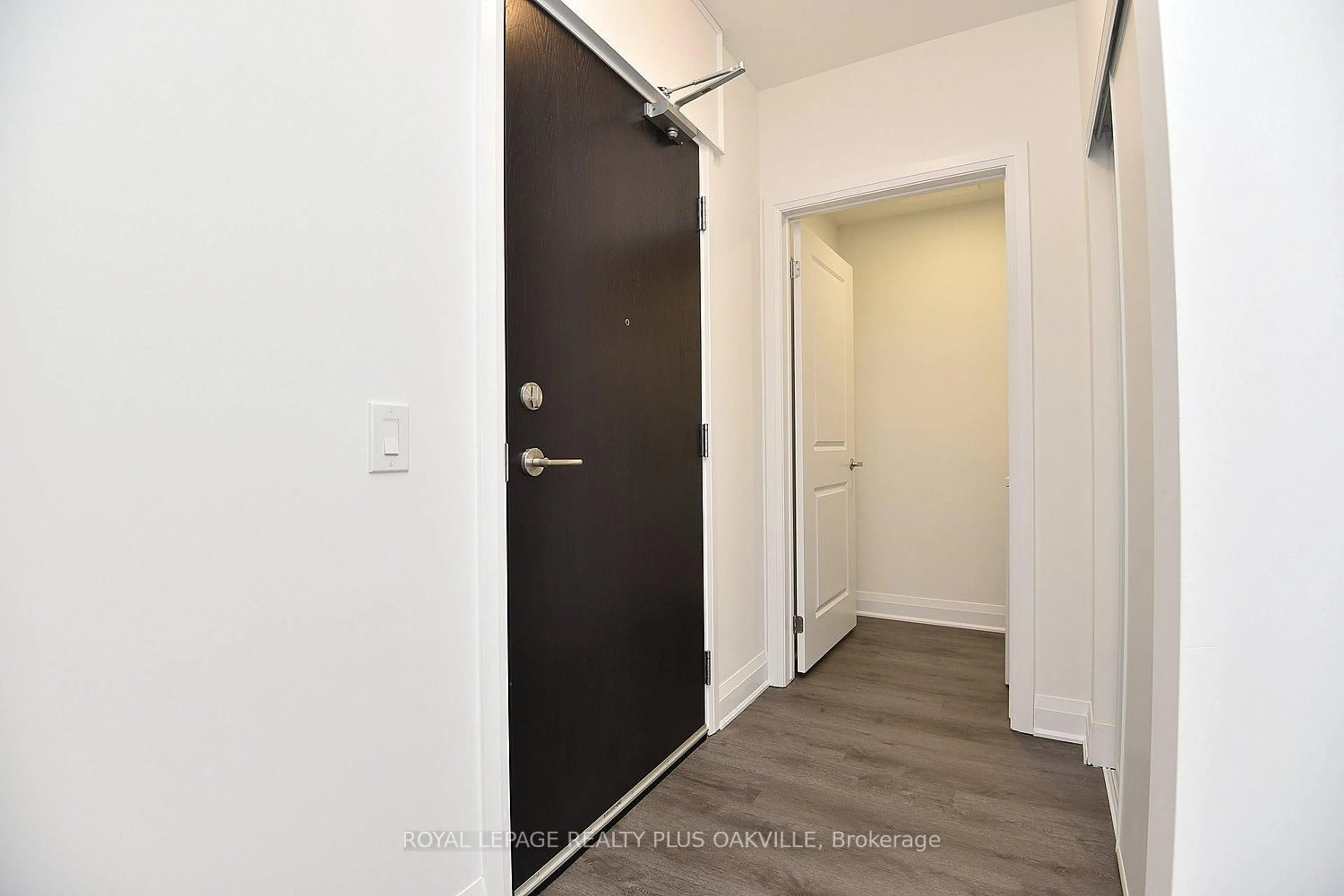 Indoor entryway for 1936 Rymal Rd #510, Hamilton Ontario L0R 1P0