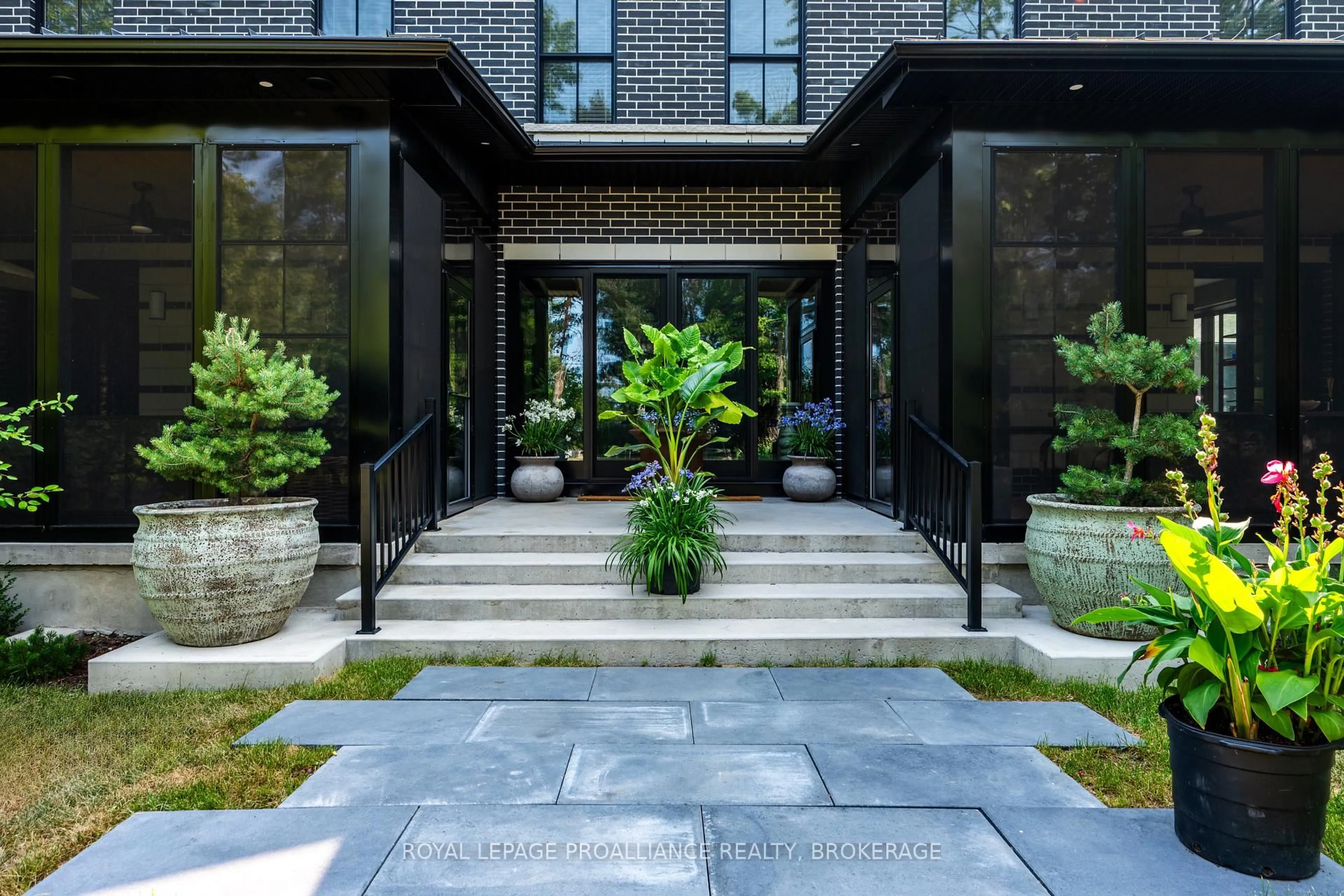 Indoor entryway for 124 Churchill Cres, Kingston Ontario K7L 4N2