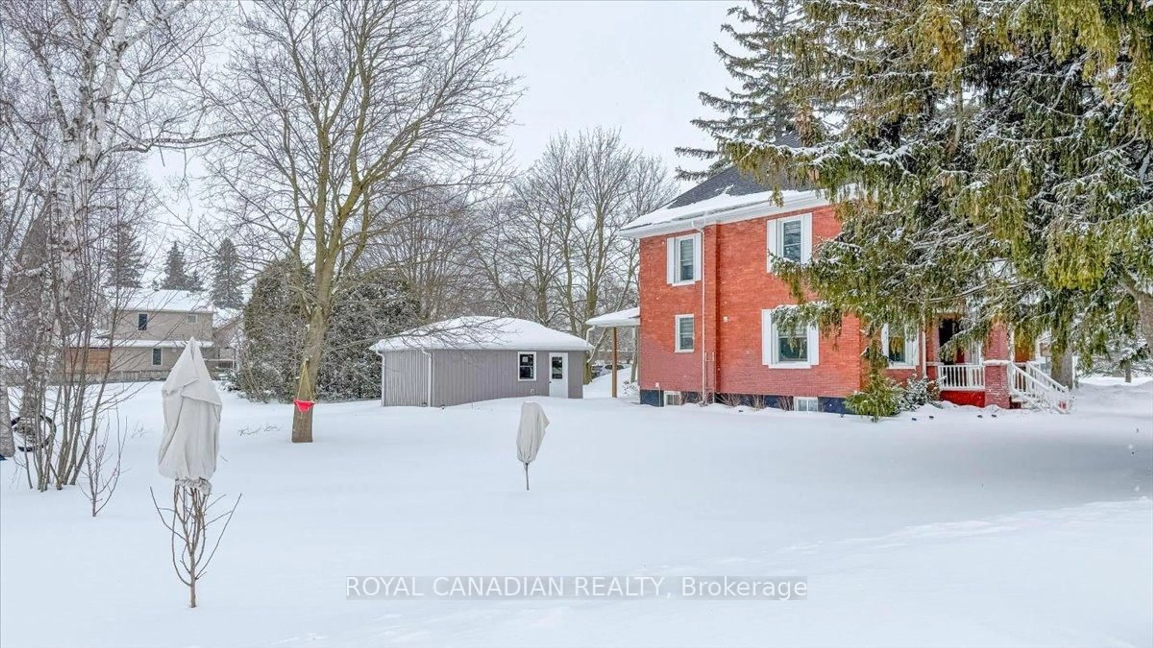 A pic from outside/outdoor area/front of a property/back of a property/a pic from drone, street for 131 Elora St, Minto Ontario N0G 1Z0