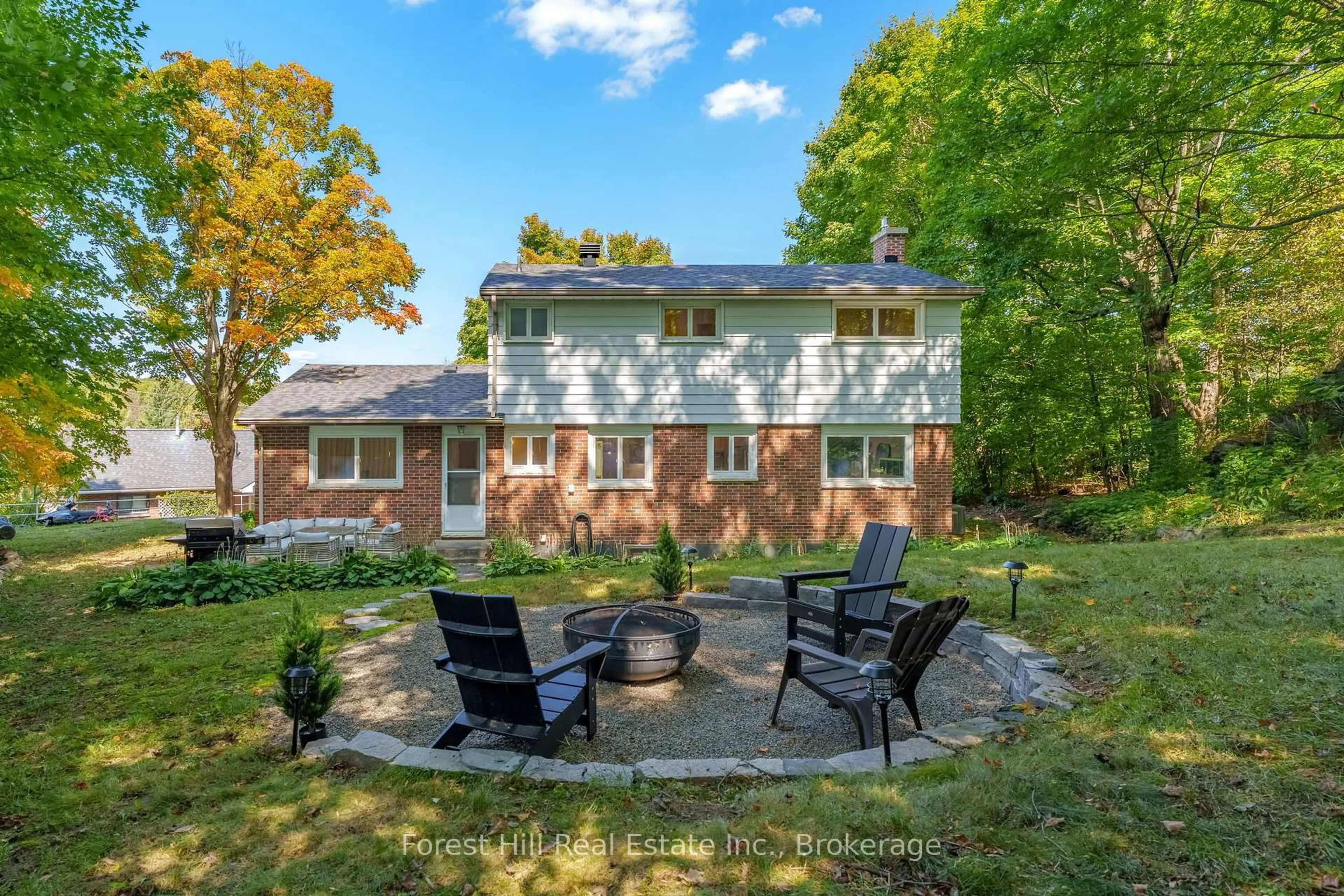 Patio, unknown for 1 Maplecrest Crt, Huntsville Ontario P1H 1G2