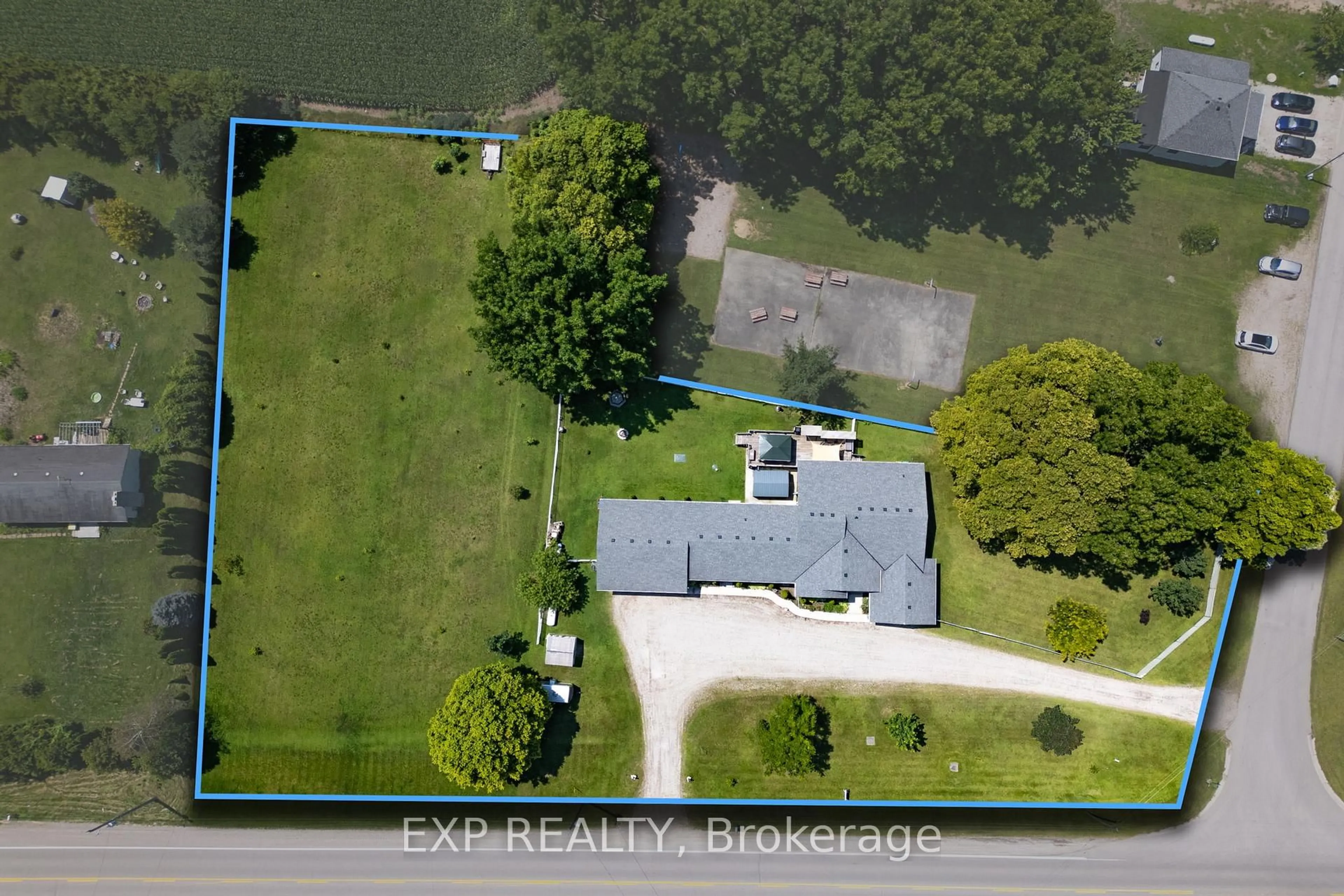 A pic from outside/outdoor area/front of a property/back of a property/a pic from drone, unknown for 20437 Melbourne Rd, Southwest Middlesex Ontario N0L 1T0