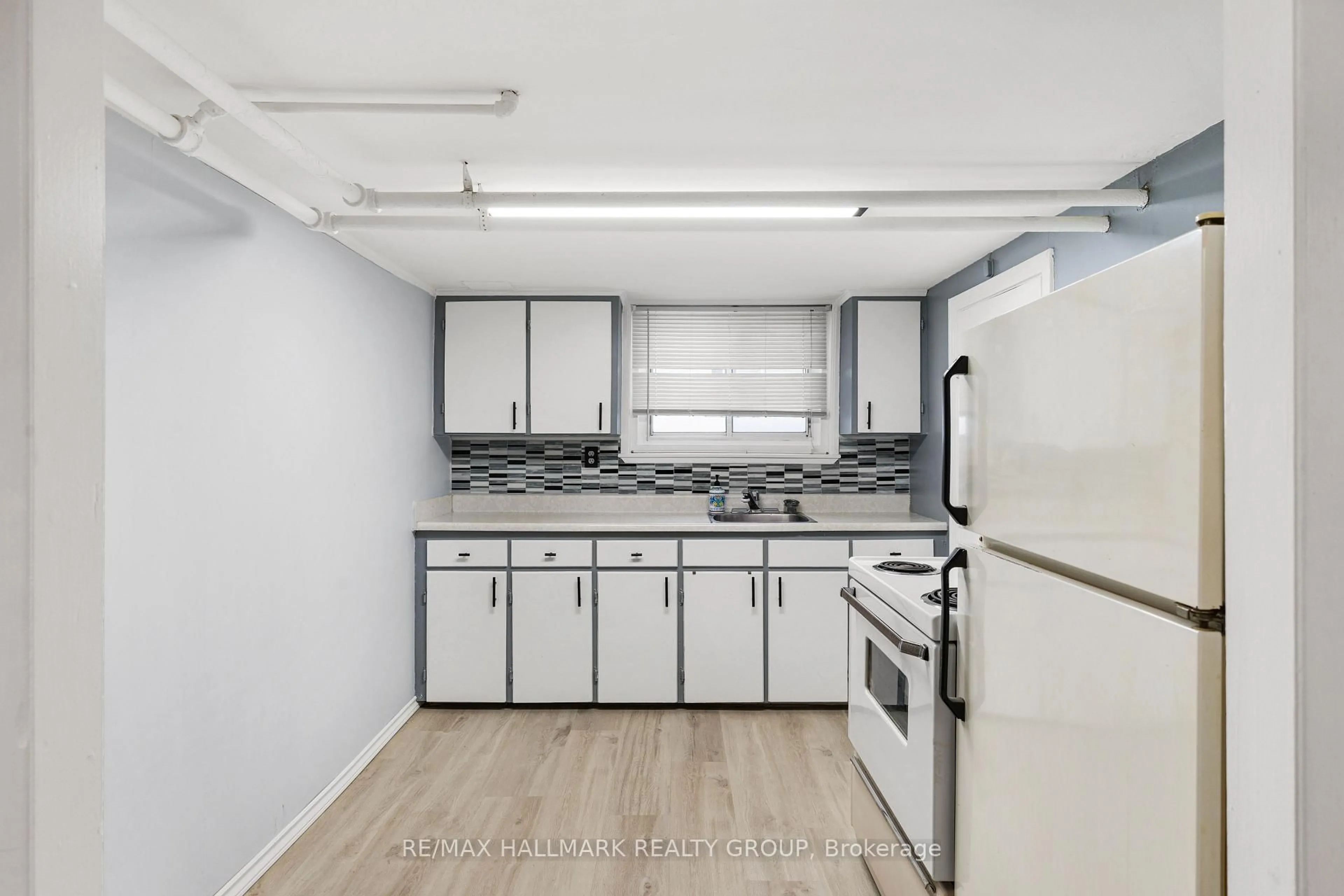 Standard kitchen, unknown for 201 Ethel St, Ottawa Ontario K1L 5X1