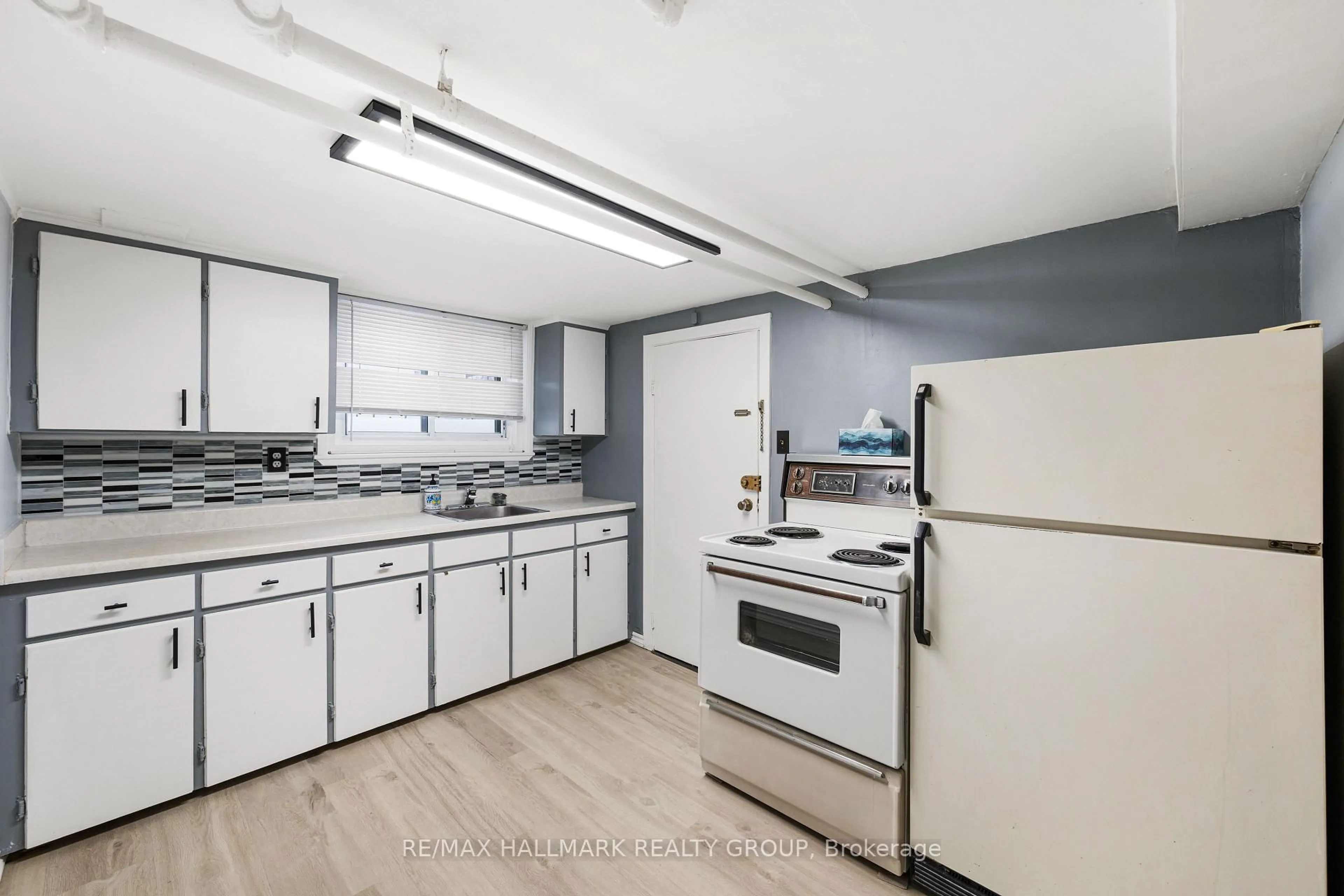 Standard kitchen, unknown for 201 Ethel St, Ottawa Ontario K1L 5X1