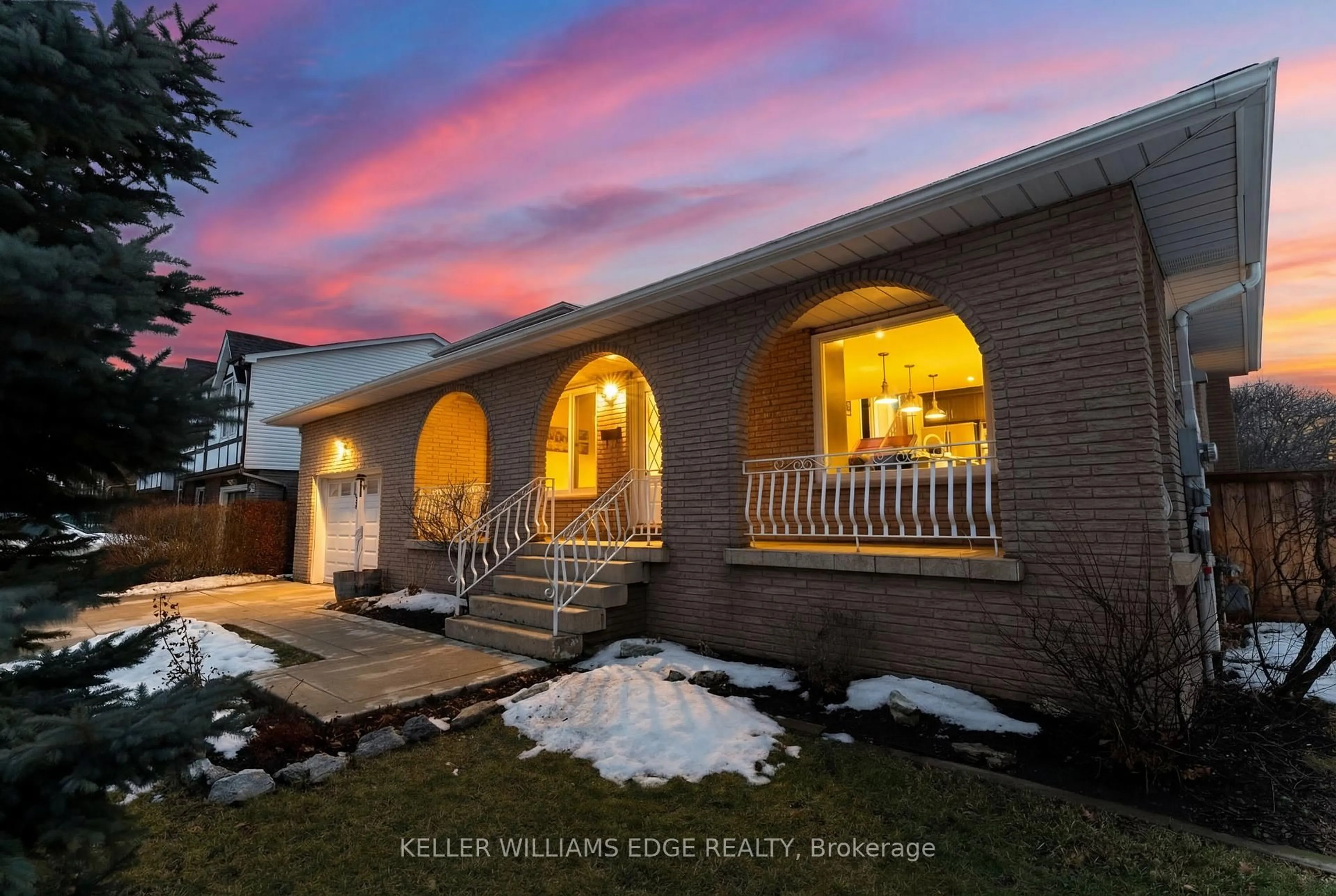 Home with brick exterior material, building for 95 Ellington Ave, Hamilton Ontario L8E 3T5