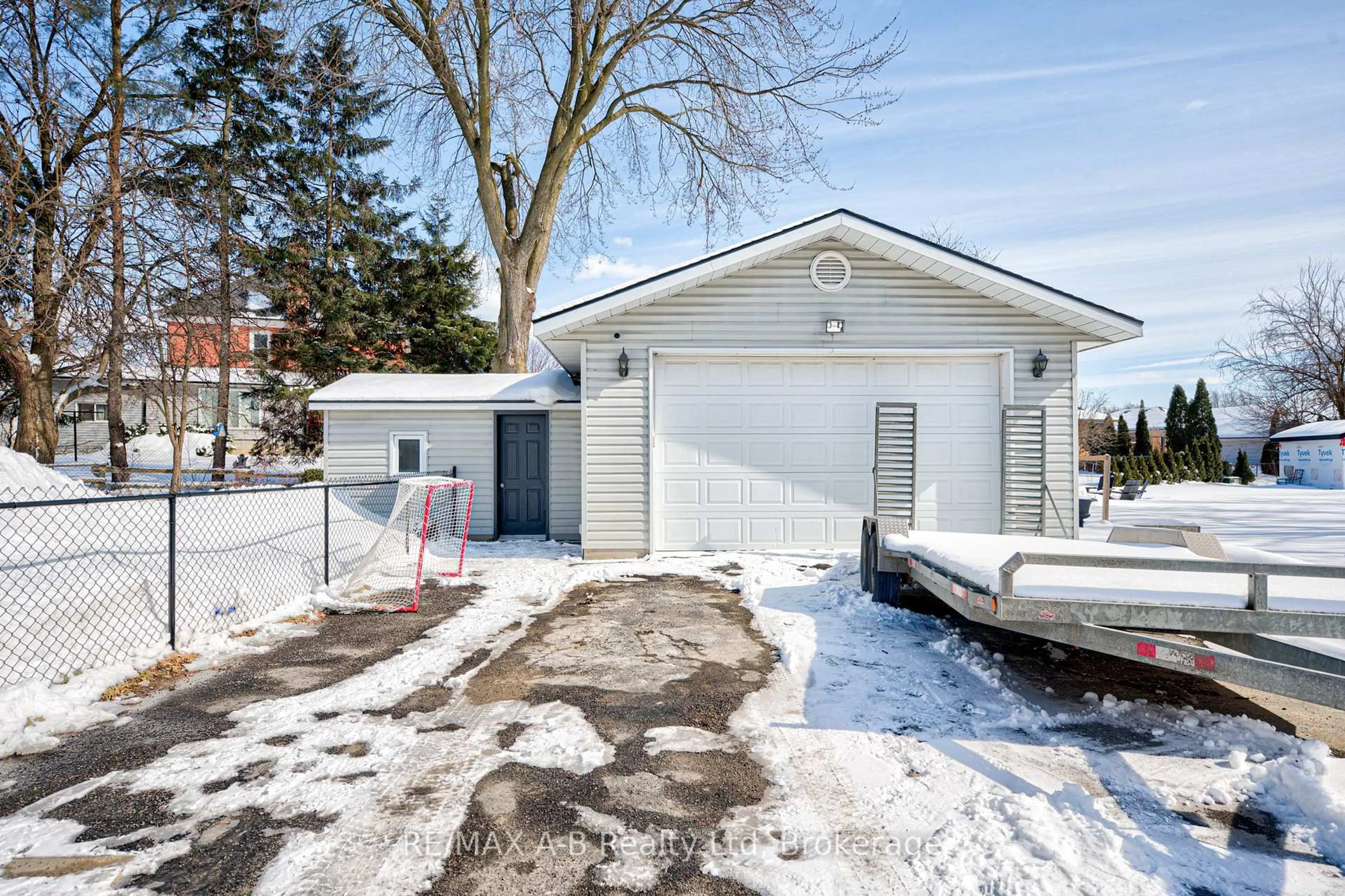 Unknown for 19 Linton Pl, Kitchener Ontario N2B 2K1