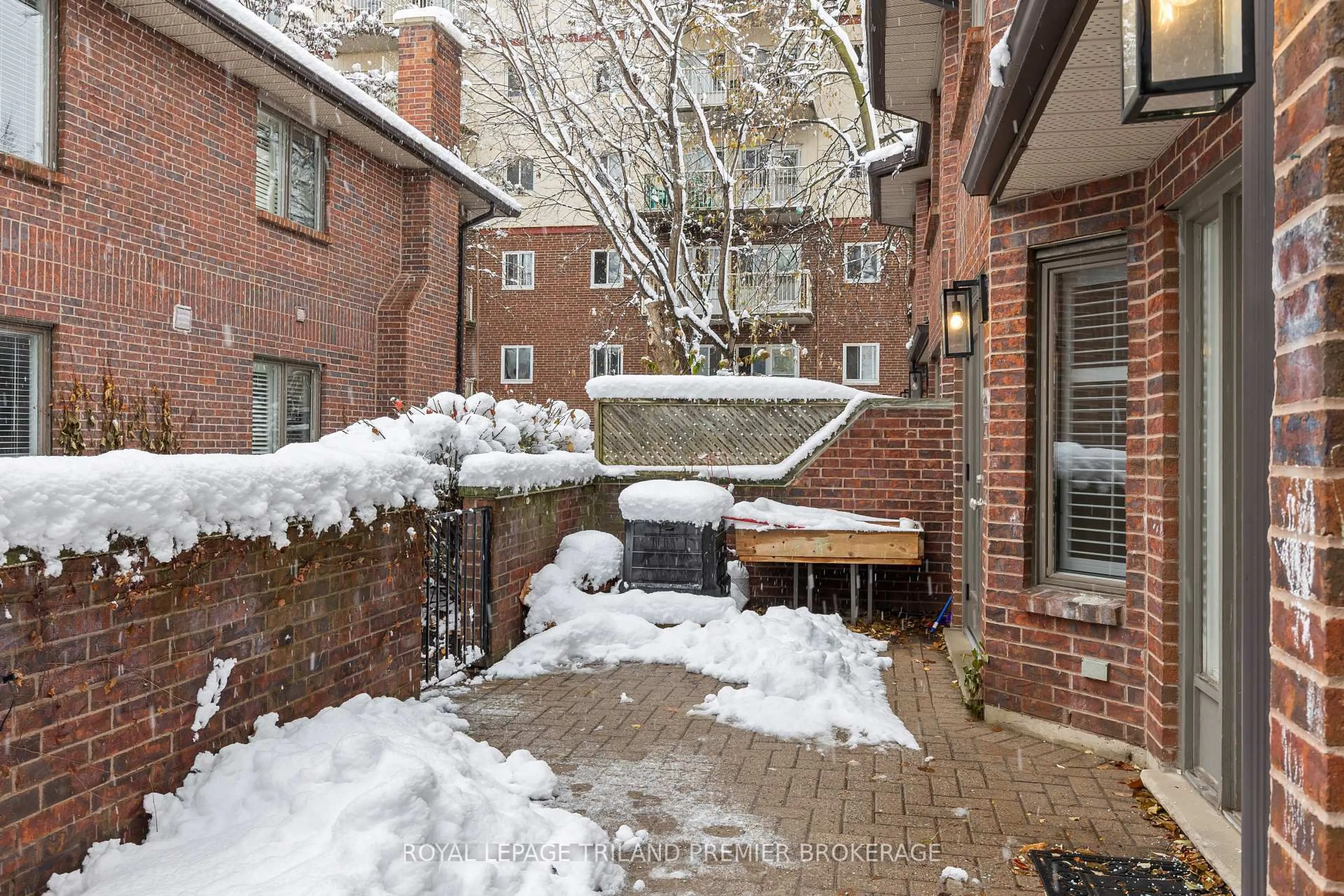 Patio, street for 152 Albert St #9, London East Ontario N6A 1M1