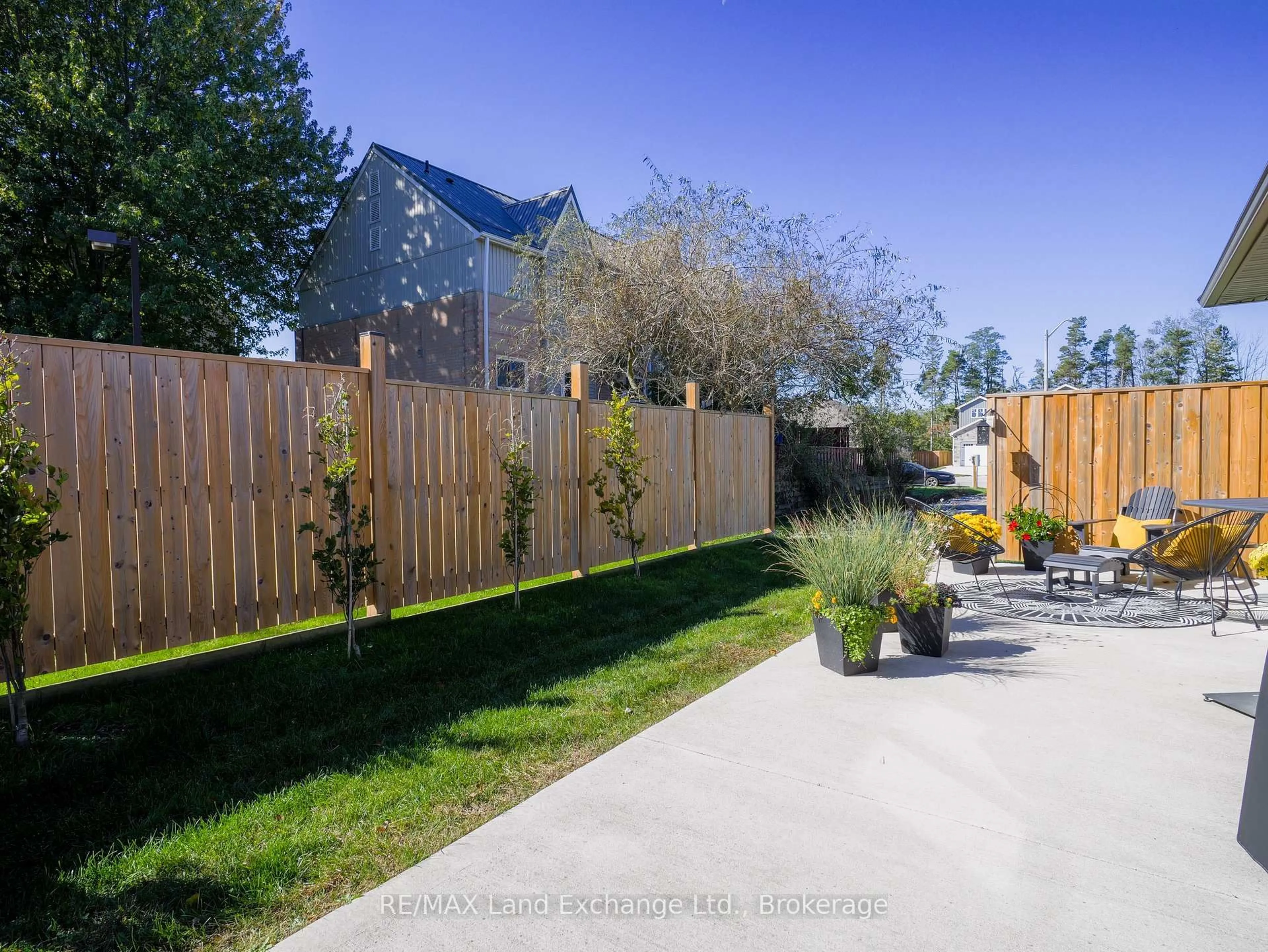 Patio, street for 775 Campbell Ave #1, Kincardine Ontario N2Z 0H2