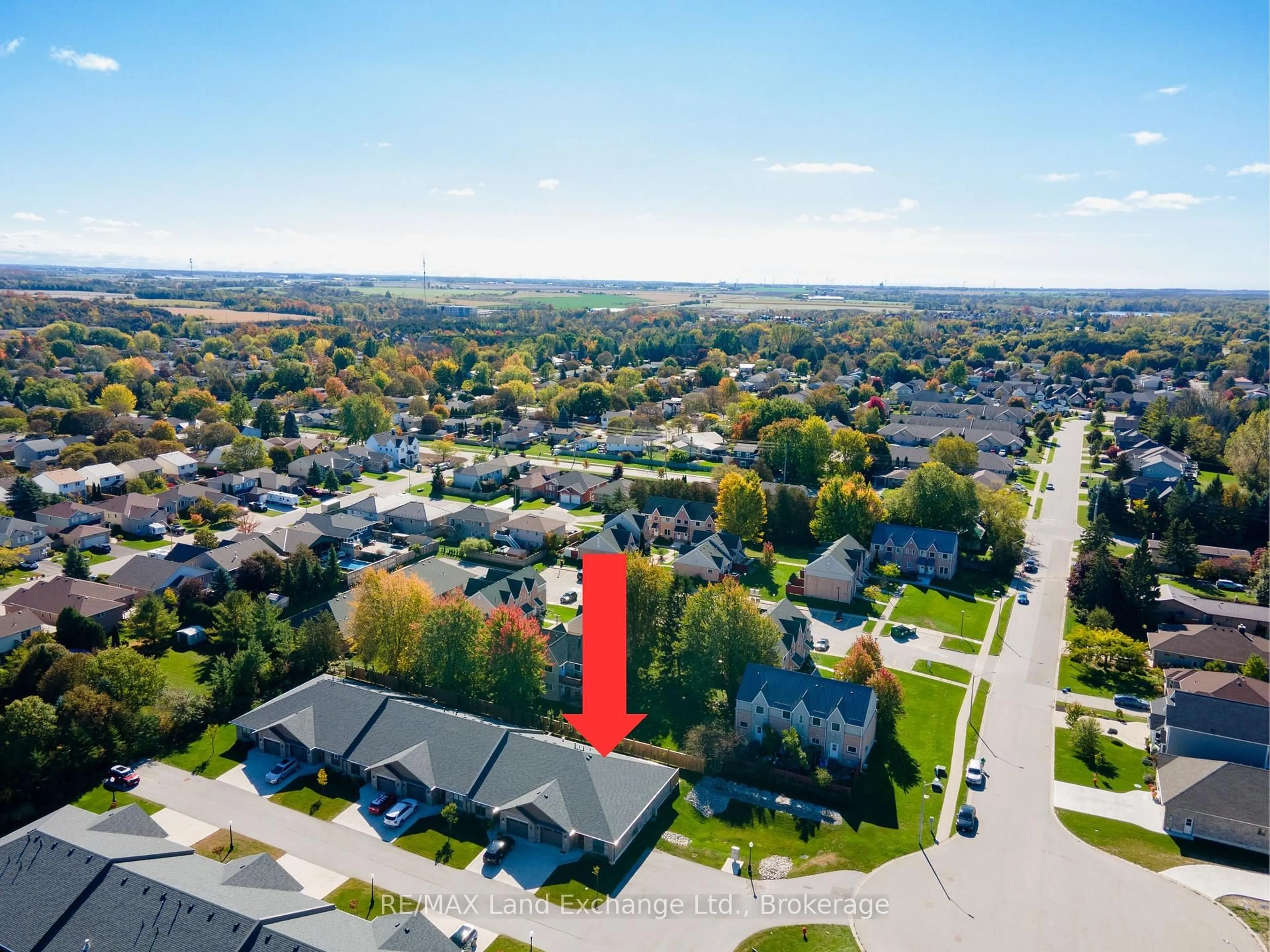 A pic from outside/outdoor area/front of a property/back of a property/a pic from drone, street for 775 Campbell Ave #1, Kincardine Ontario N2Z 0H2