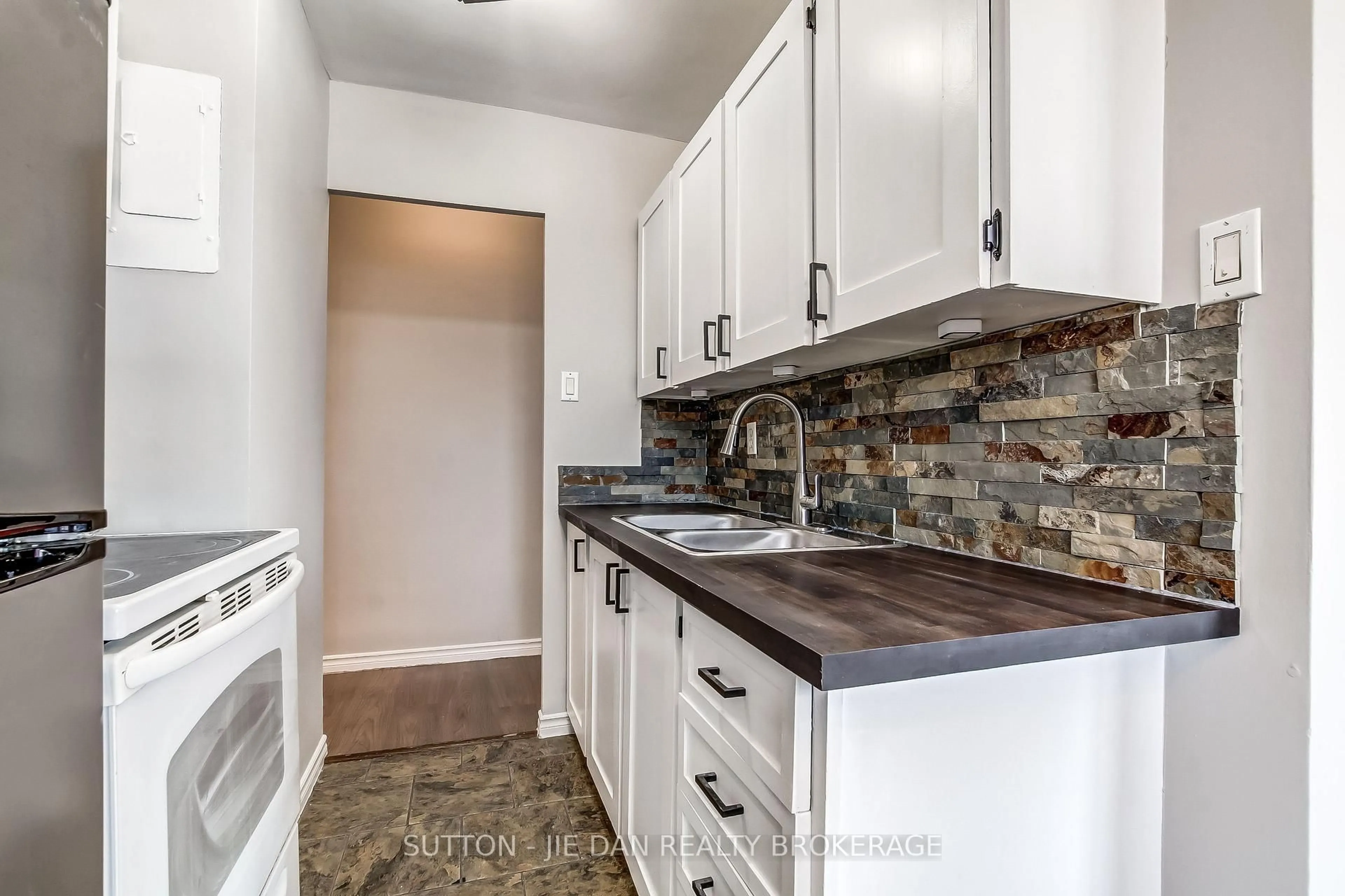 Standard kitchen, ceramic/tile floor for 1830 DUMONT St #314, London East Ontario N5W 2S1