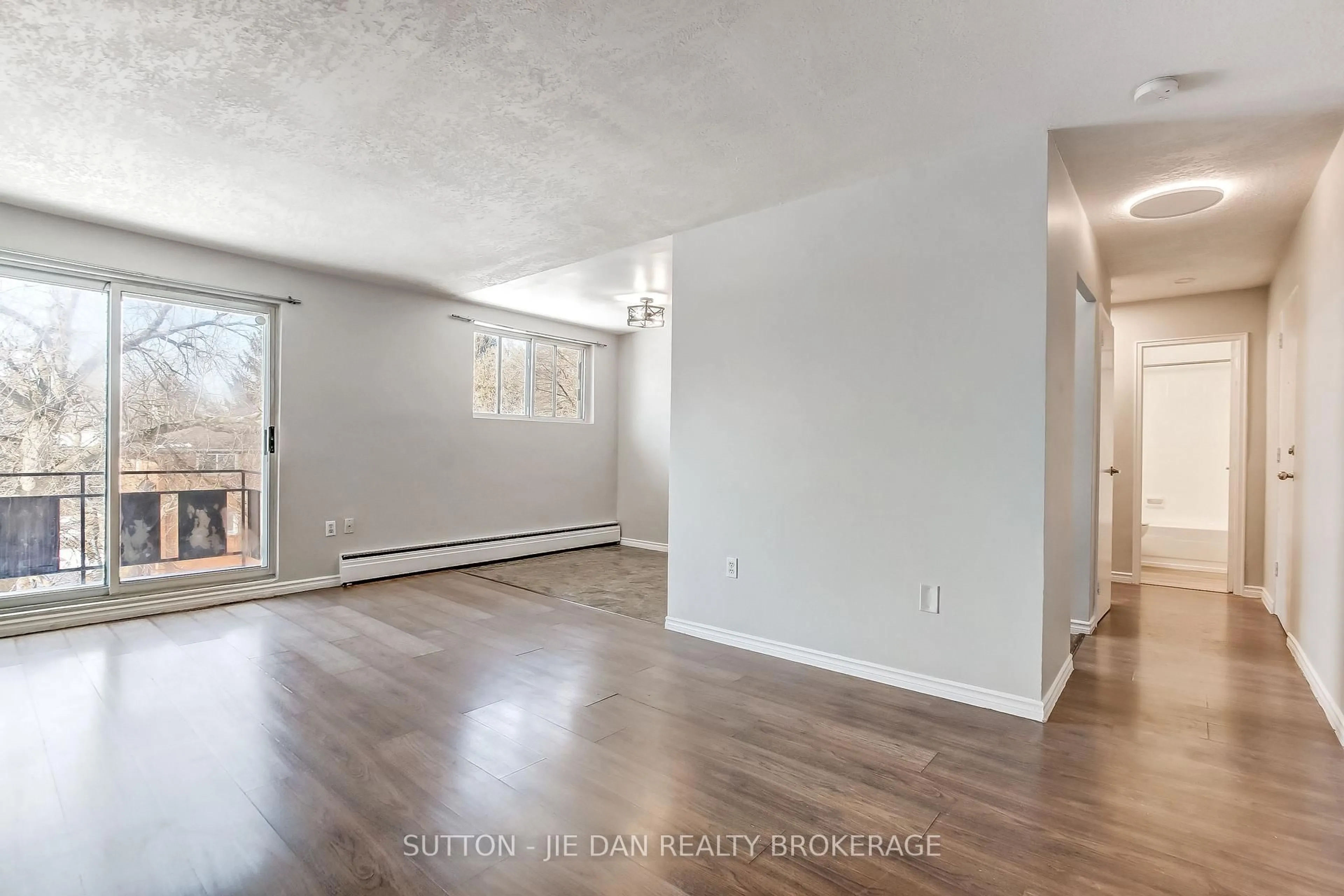 A pic of a room for 1830 DUMONT St #314, London East Ontario N5W 2S1