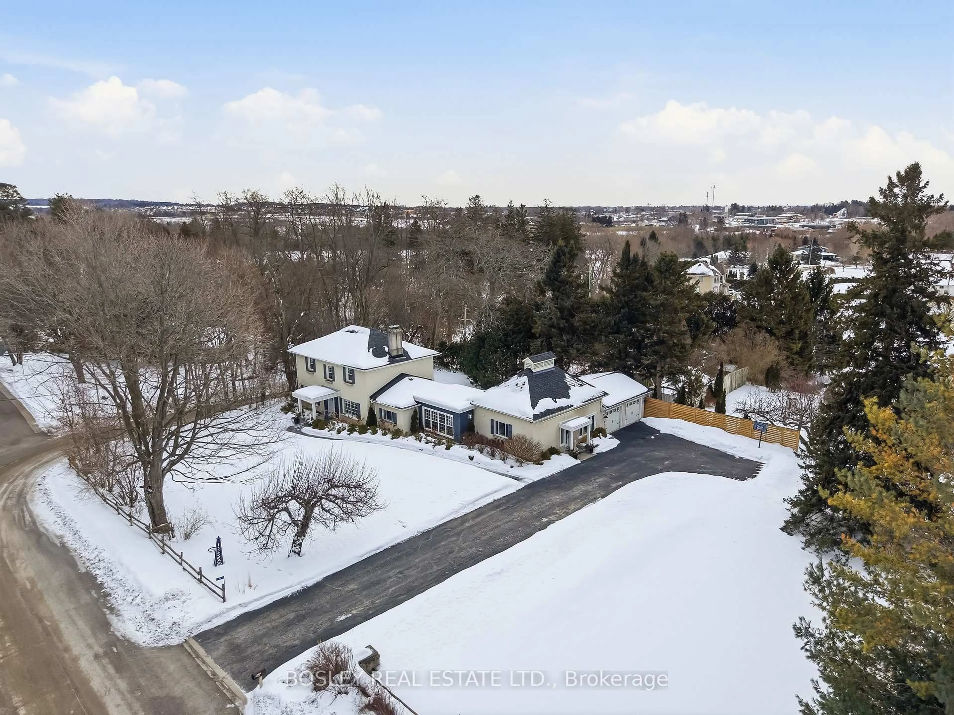 A pic from outside/outdoor area/front of a property/back of a property/a pic from drone, unknown for 16 Olivers Lane, Hamilton Township Ontario K9A 0V4
