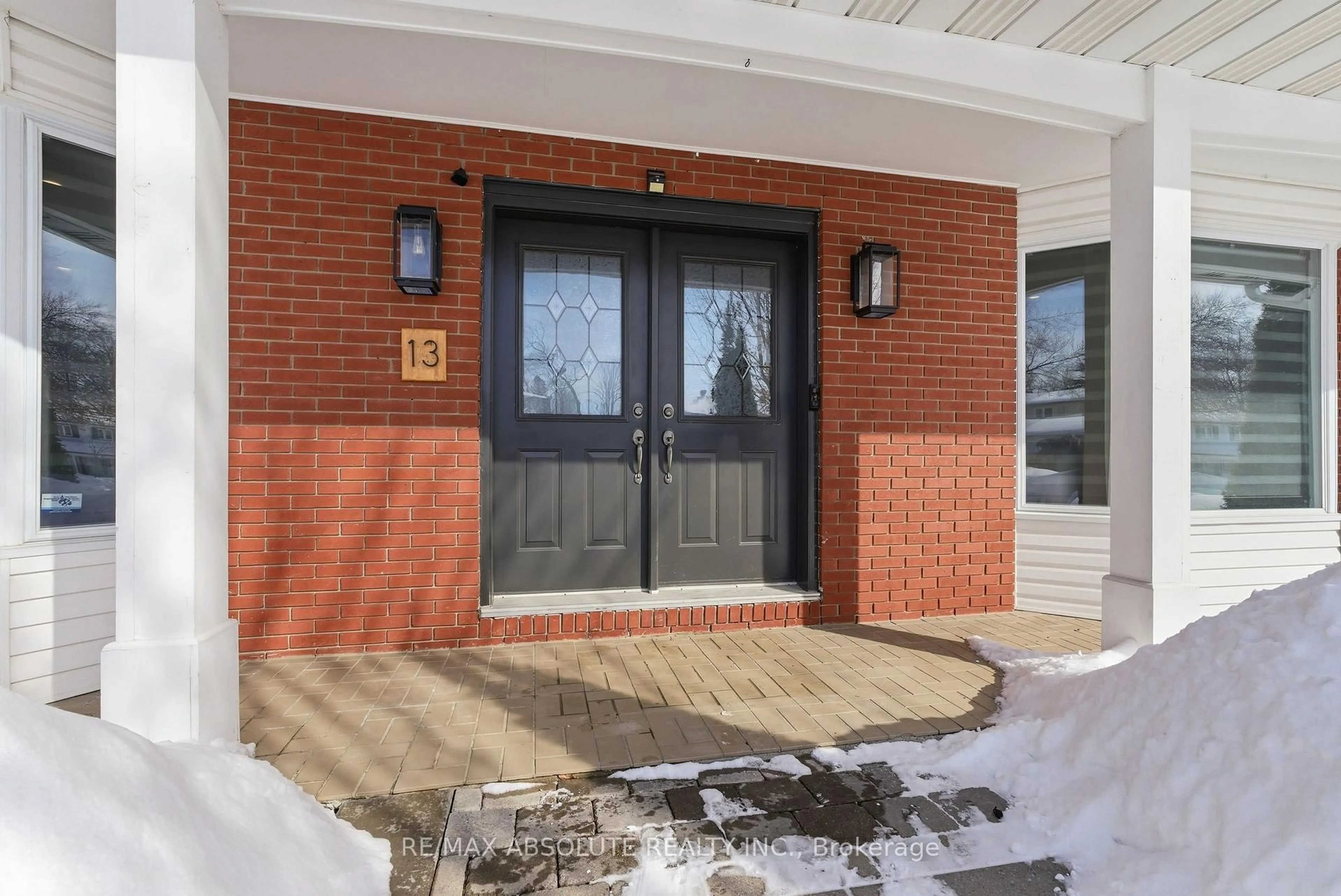 Indoor entryway for 13 Weatherwood Cres, Ottawa Ontario K2E 7C5