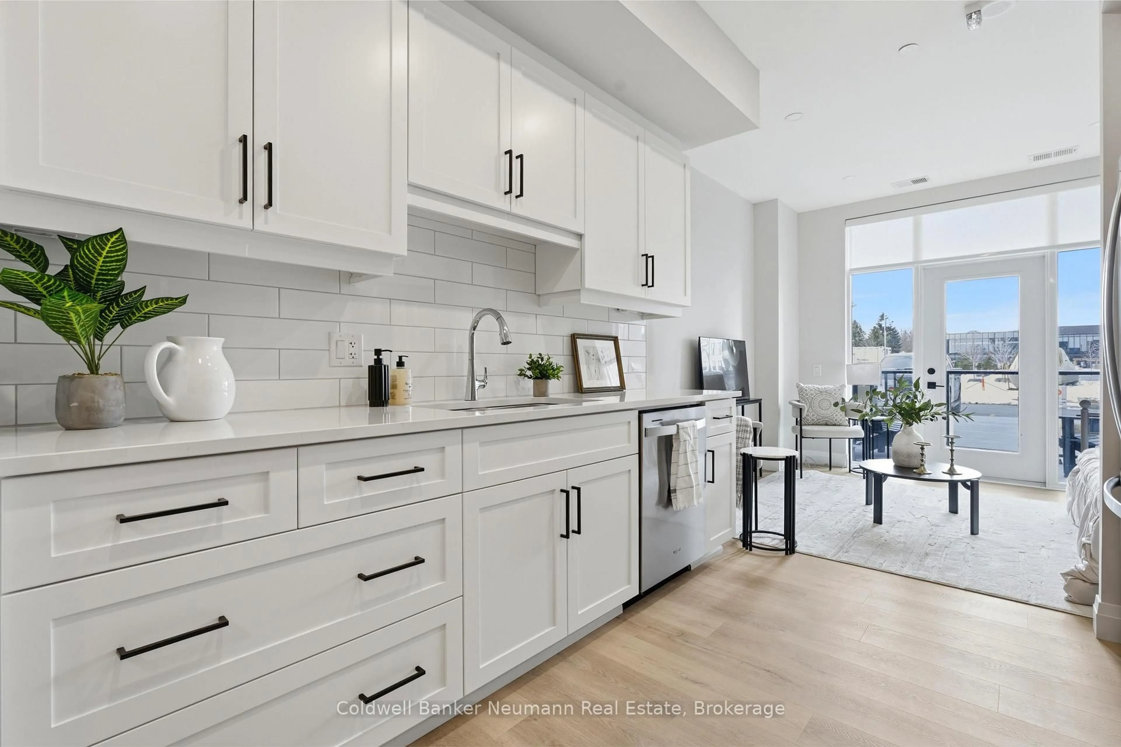 Open concept kitchen, ceramic/tile floor for 1882 Gordon St #118, Guelph Ontario N1L 0P6