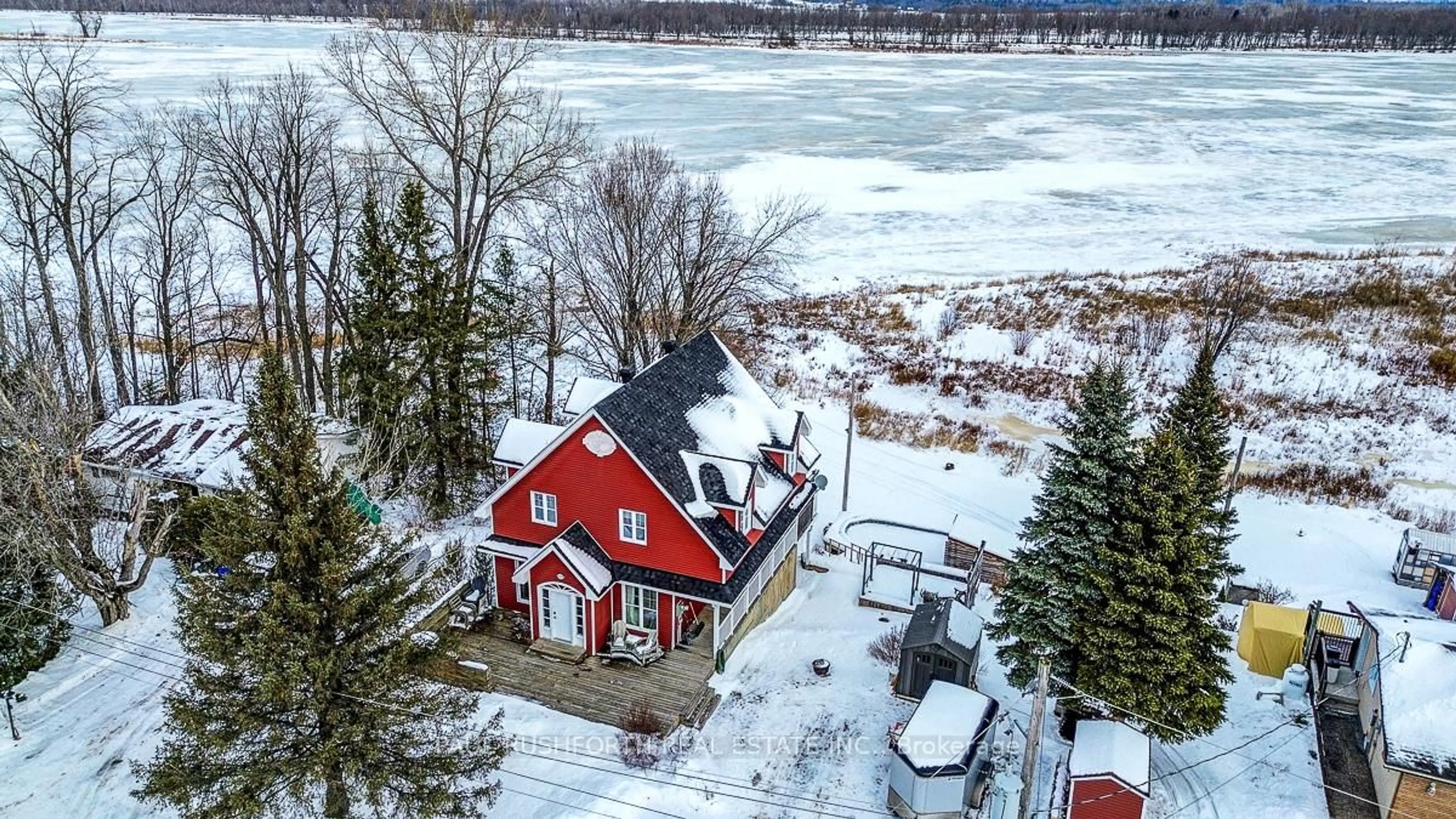 A pic from outside/outdoor area/front of a property/back of a property/a pic from drone, water/lake/river/ocean view for 3729 Prudhomme Rd, Alfred and Plantagenet Ontario K0A 3K0