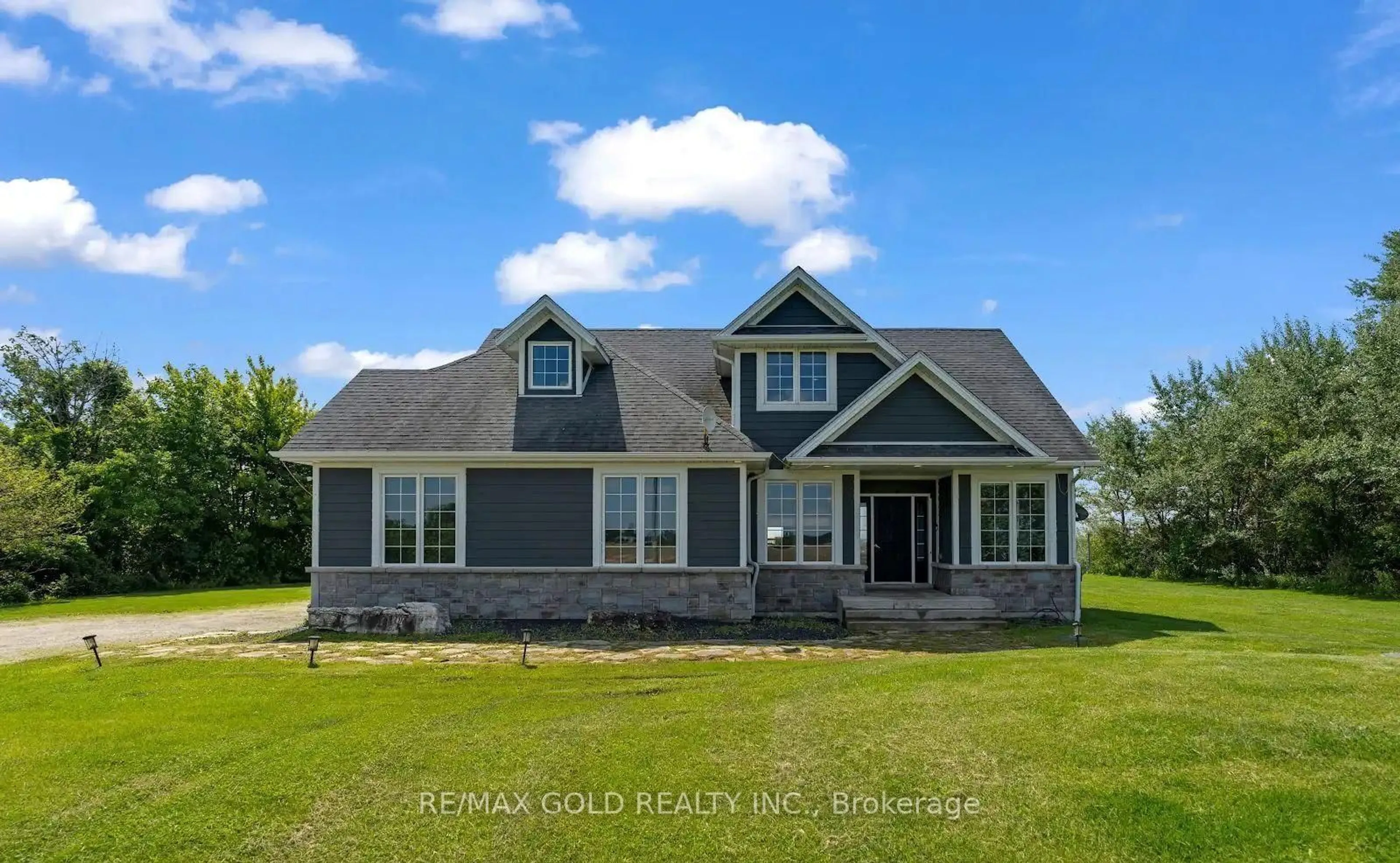 Home with vinyl exterior material, unknown for 1932 Ocean Blvd, Chatham-Kent Ontario N0P 2P0