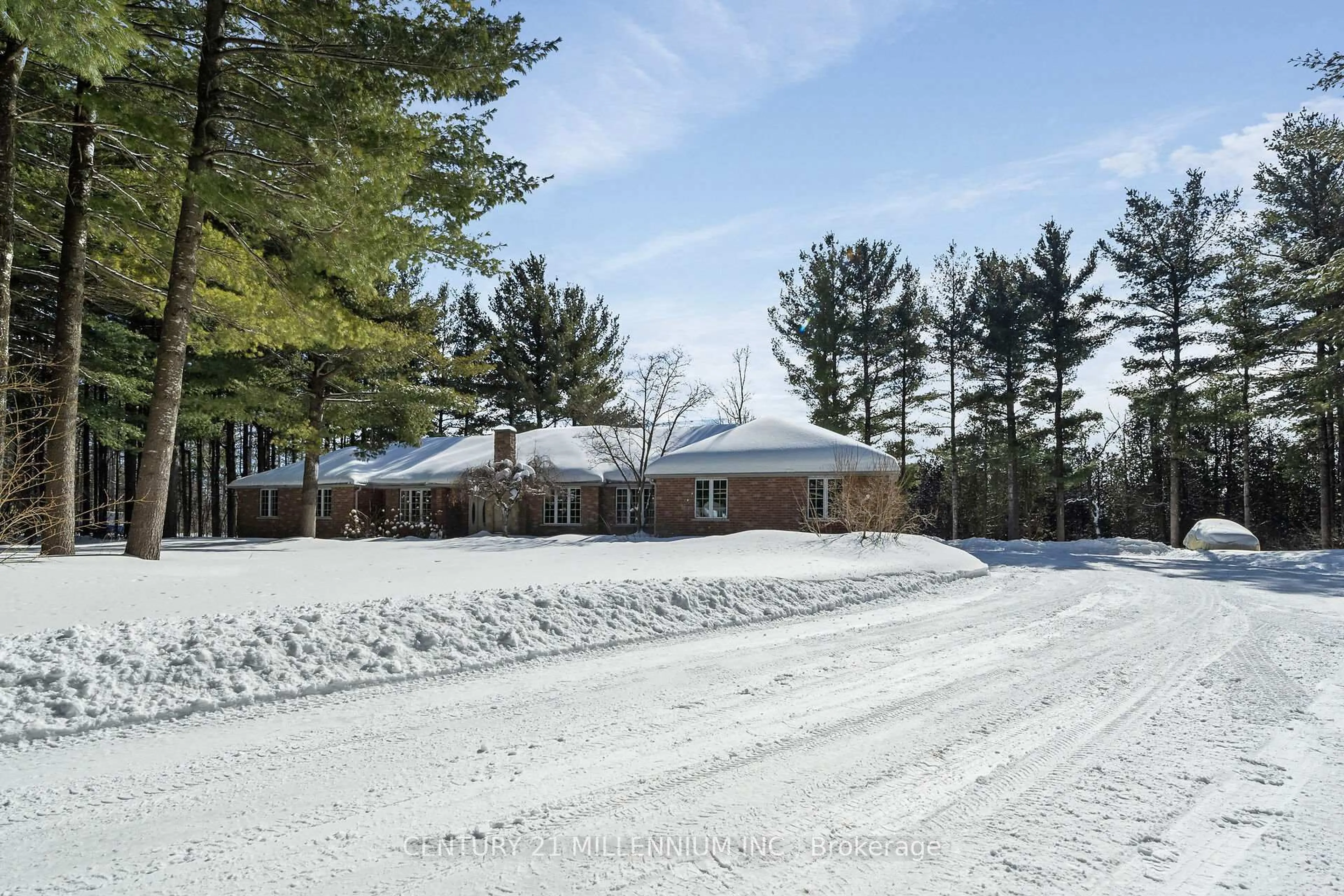 Patio, unknown for 41 Pine Ridge Rd, Erin Ontario N0B 1T0