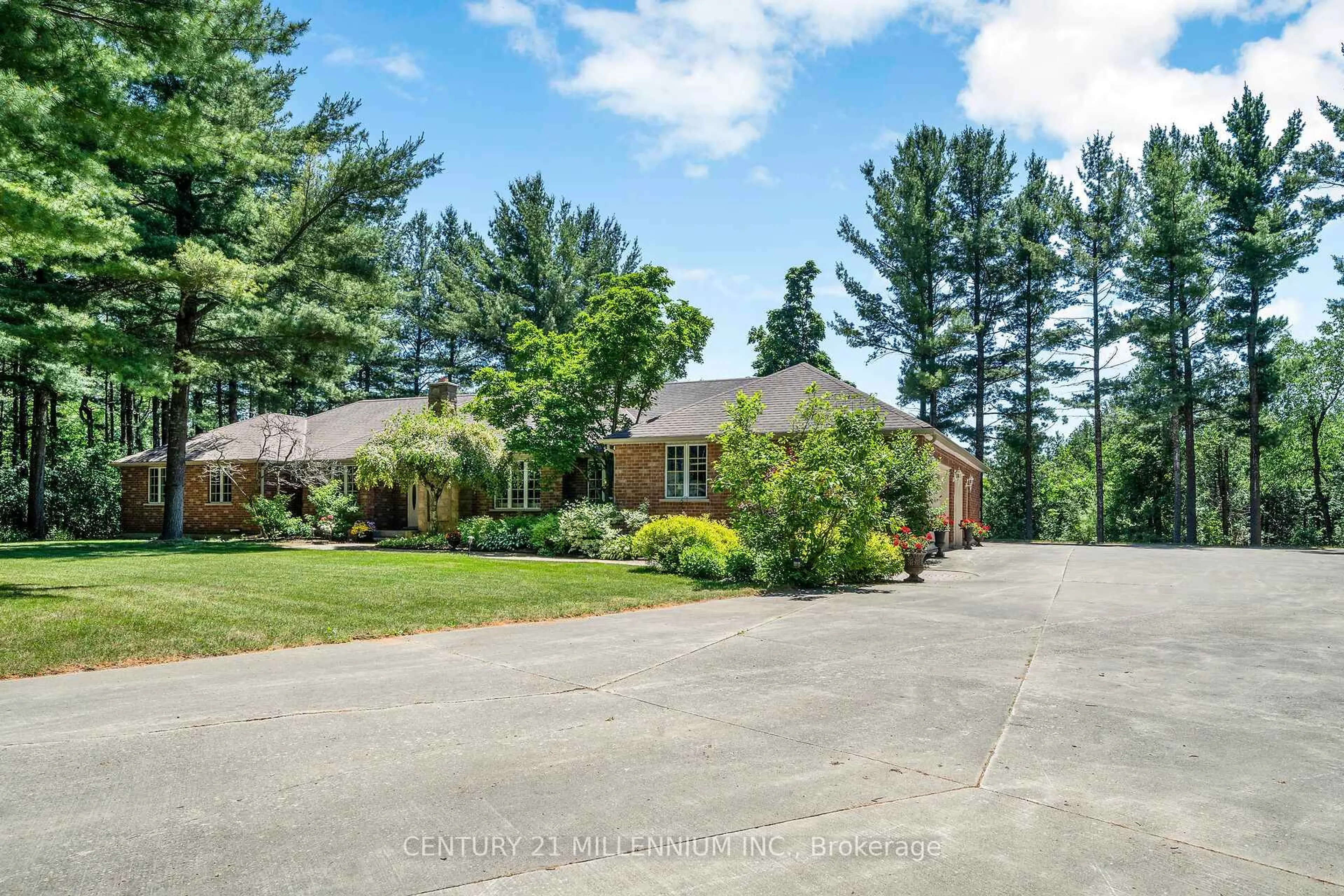 A pic from outside/outdoor area/front of a property/back of a property/a pic from drone, unknown for 41 Pine Ridge Rd, Erin Ontario N0B 1T0