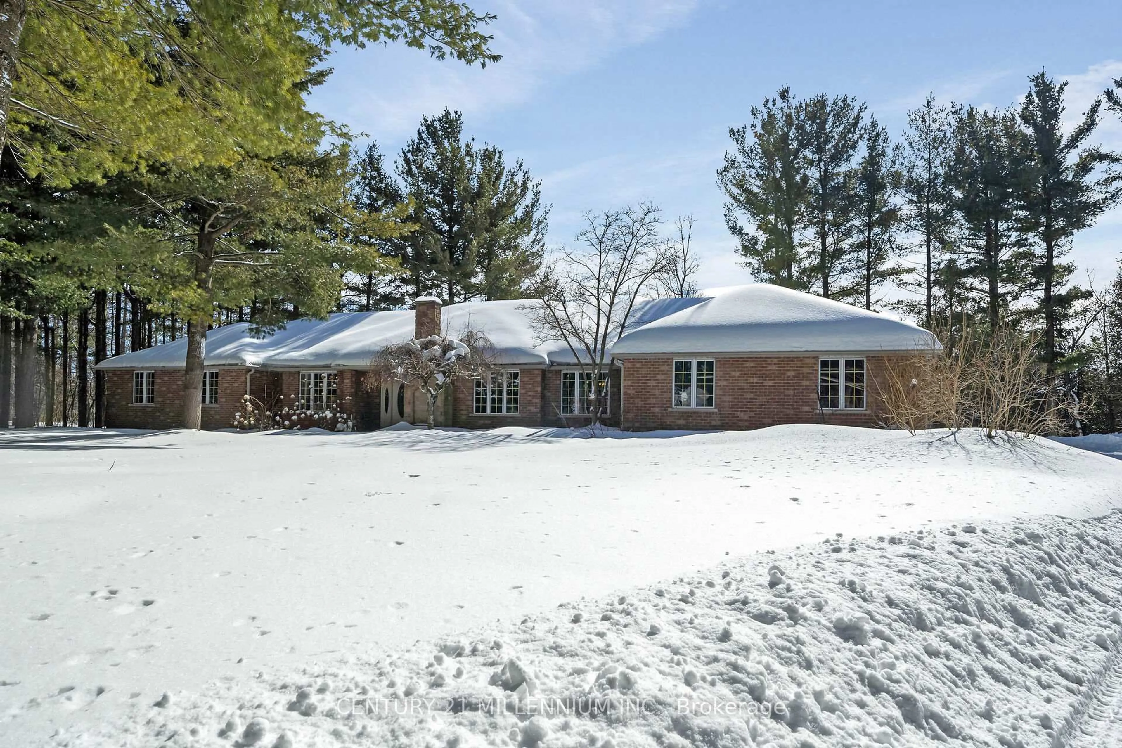 A pic from outside/outdoor area/front of a property/back of a property/a pic from drone, unknown for 41 Pine Ridge Rd, Erin Ontario N0B 1T0