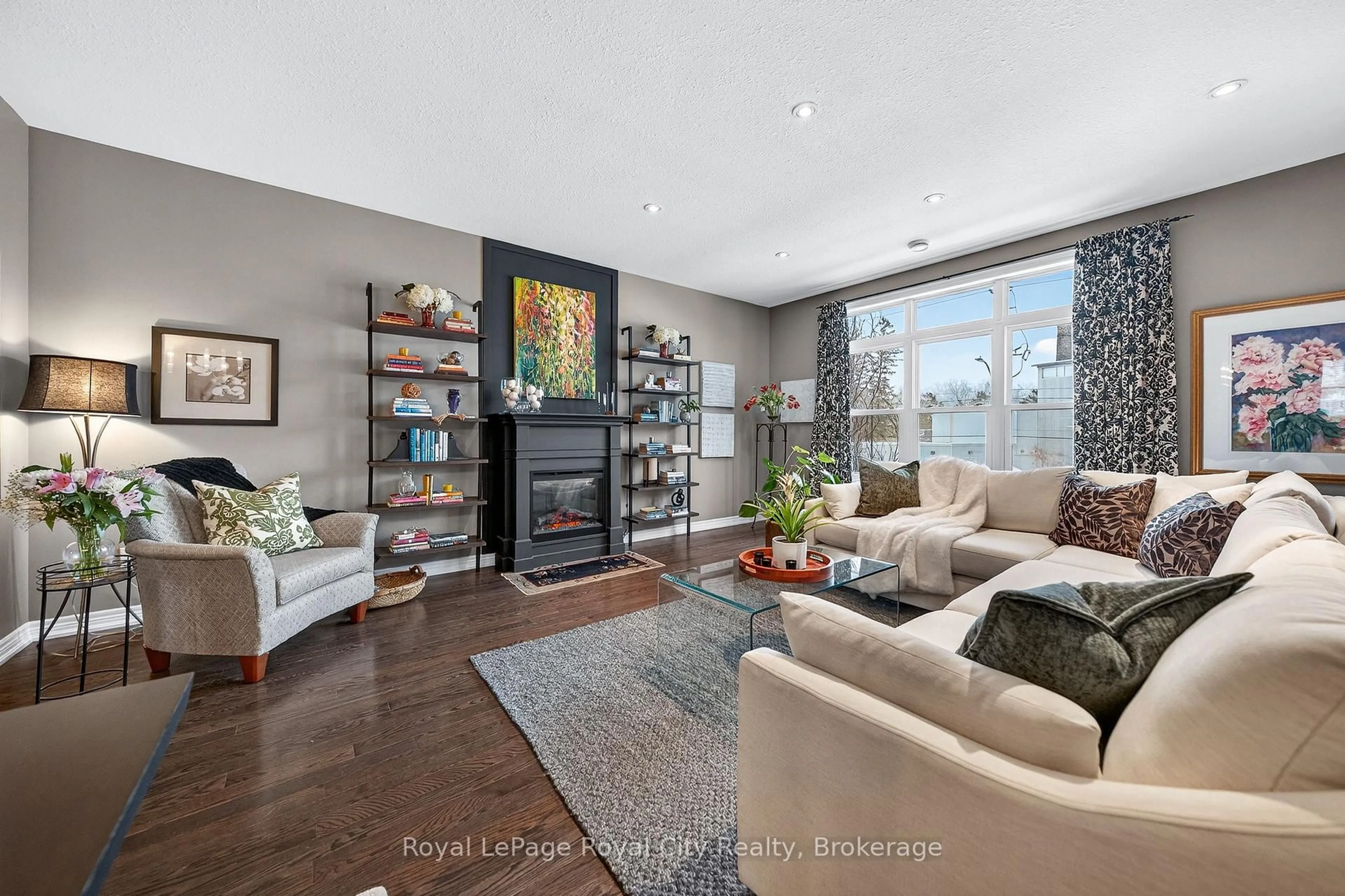 Living room with furniture, unknown for 92 Cardigan St, Guelph Ontario N1H 0A4