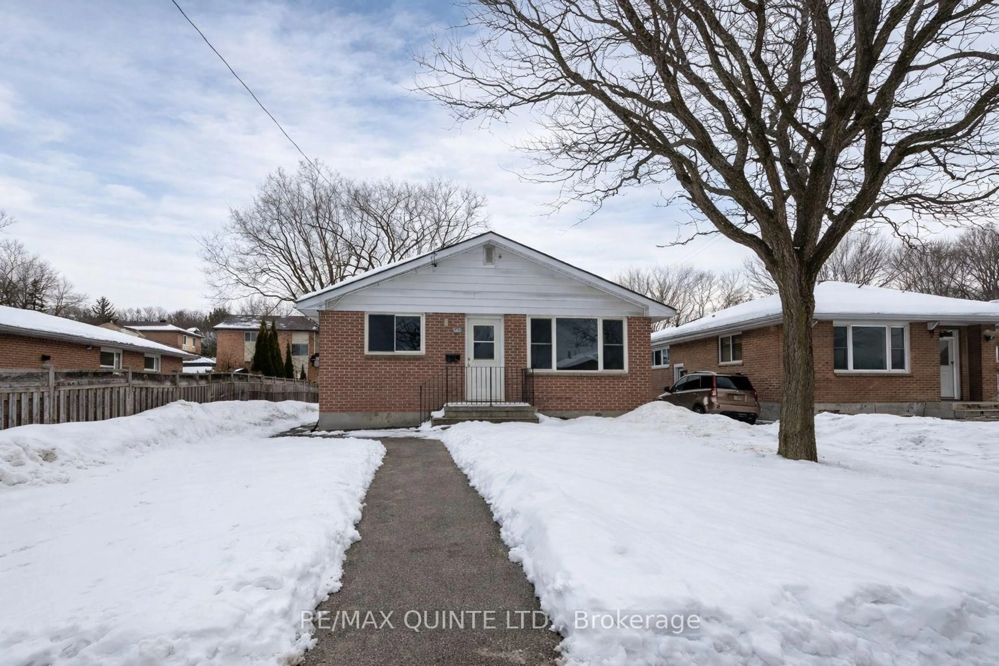 Home with brick exterior material, street for 15 Union St, Belleville Ontario K8P 2B5