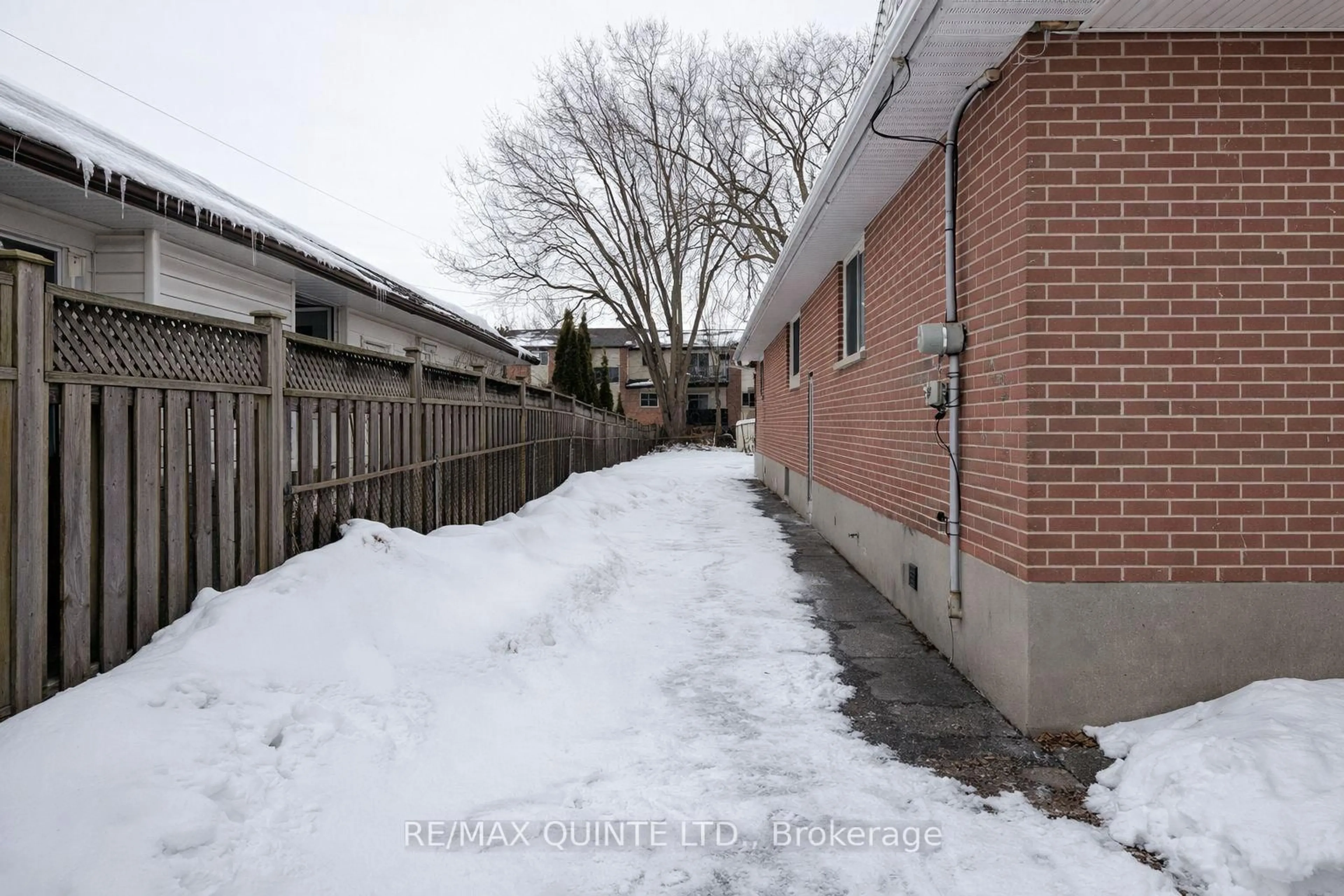 Patio, street for 15 Union St, Belleville Ontario K8P 2B5