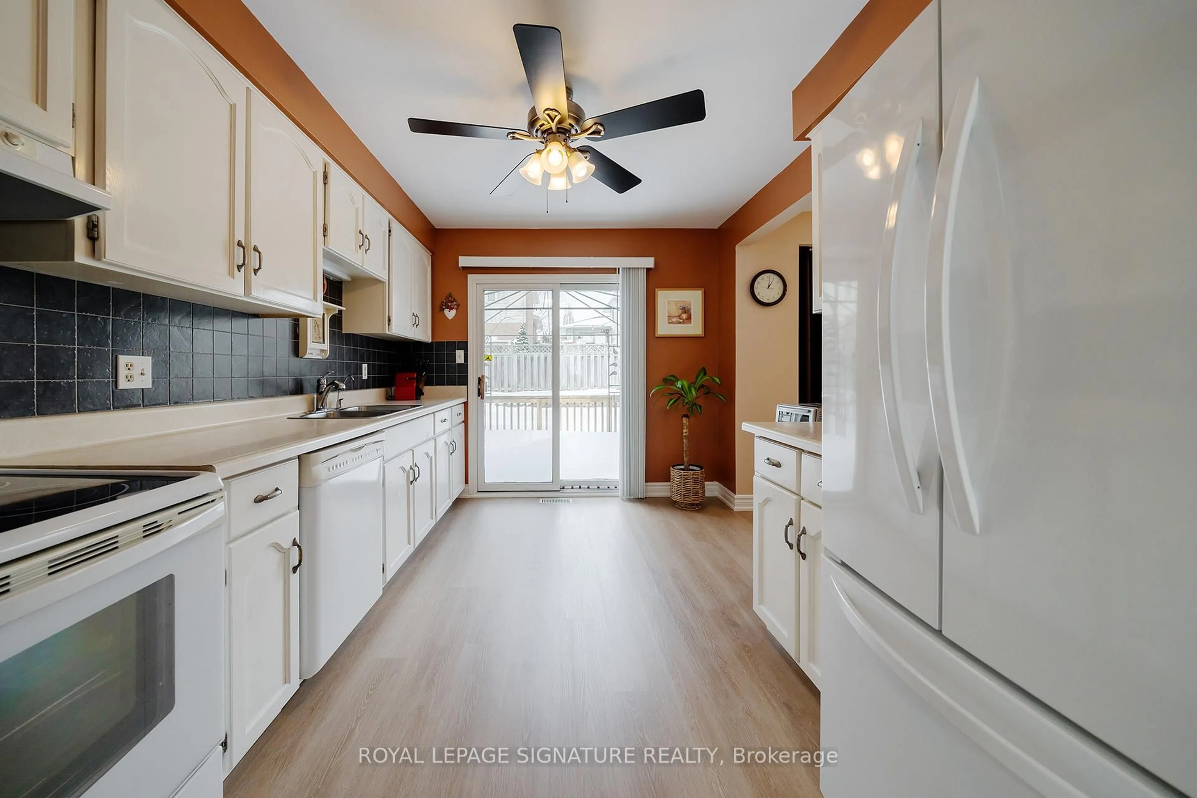 Open concept kitchen, ceramic/tile floor for 545 Drummerhill Cres, Waterloo Ontario N2T 1G3