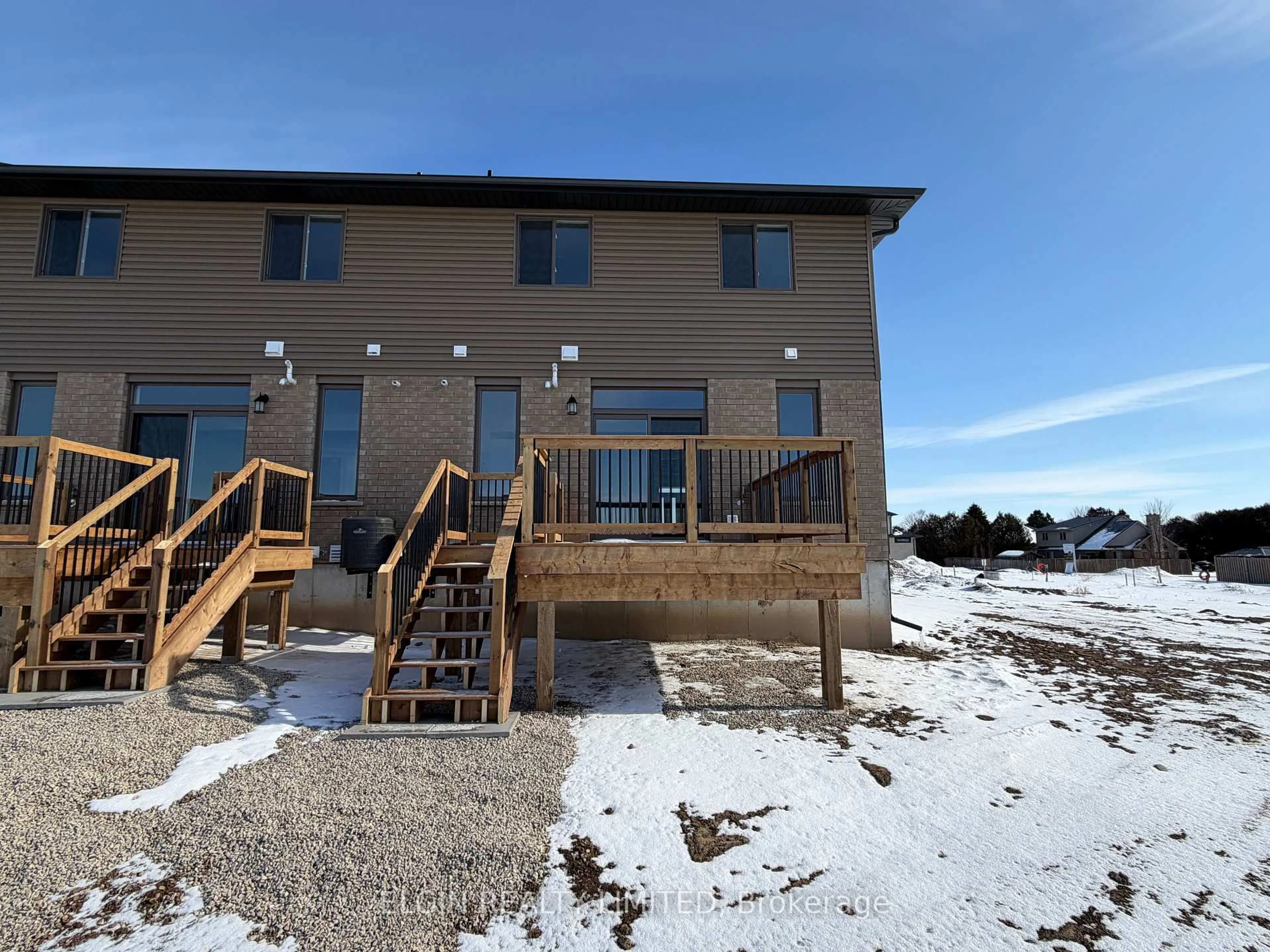 A pic from outside/outdoor area/front of a property/back of a property/a pic from drone, unknown for 53 Woodcock Dr, Tillsonburg Ontario N4G 0L9