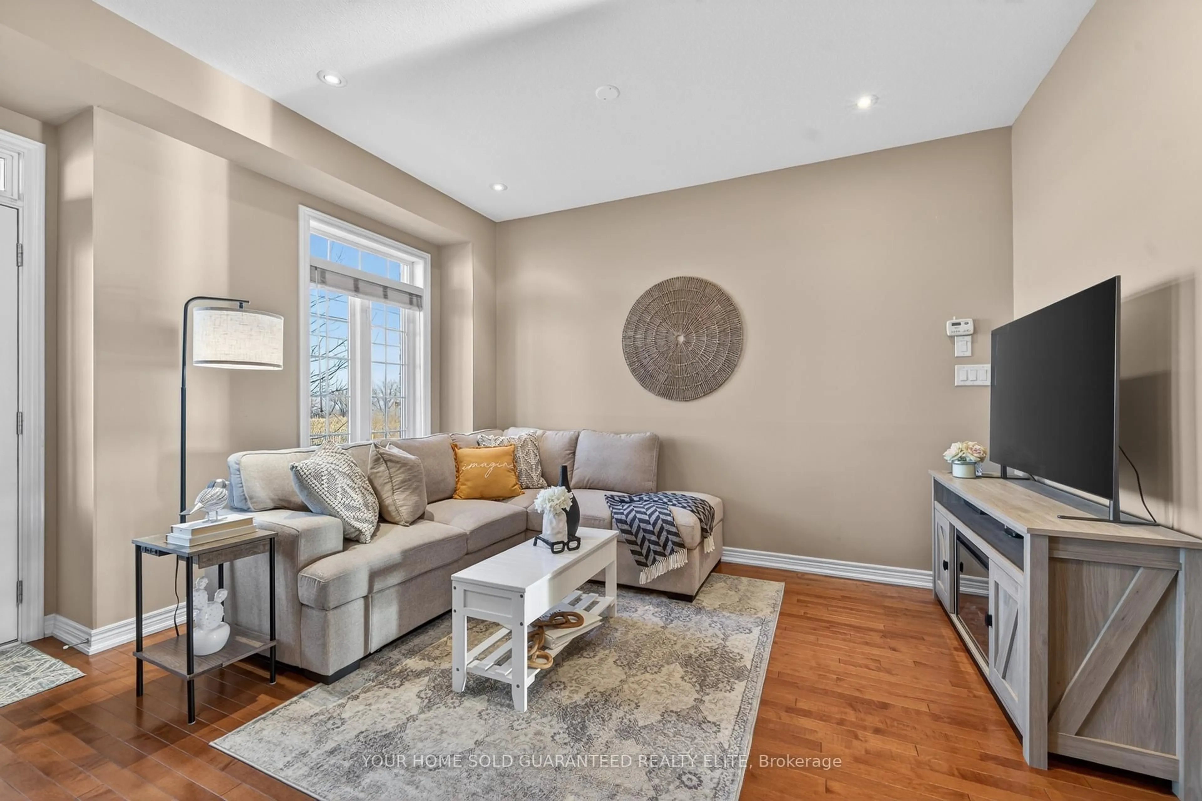 Living room with furniture, unknown for 515 Winston Rd #70, Grimsby Ontario L3M 0C8