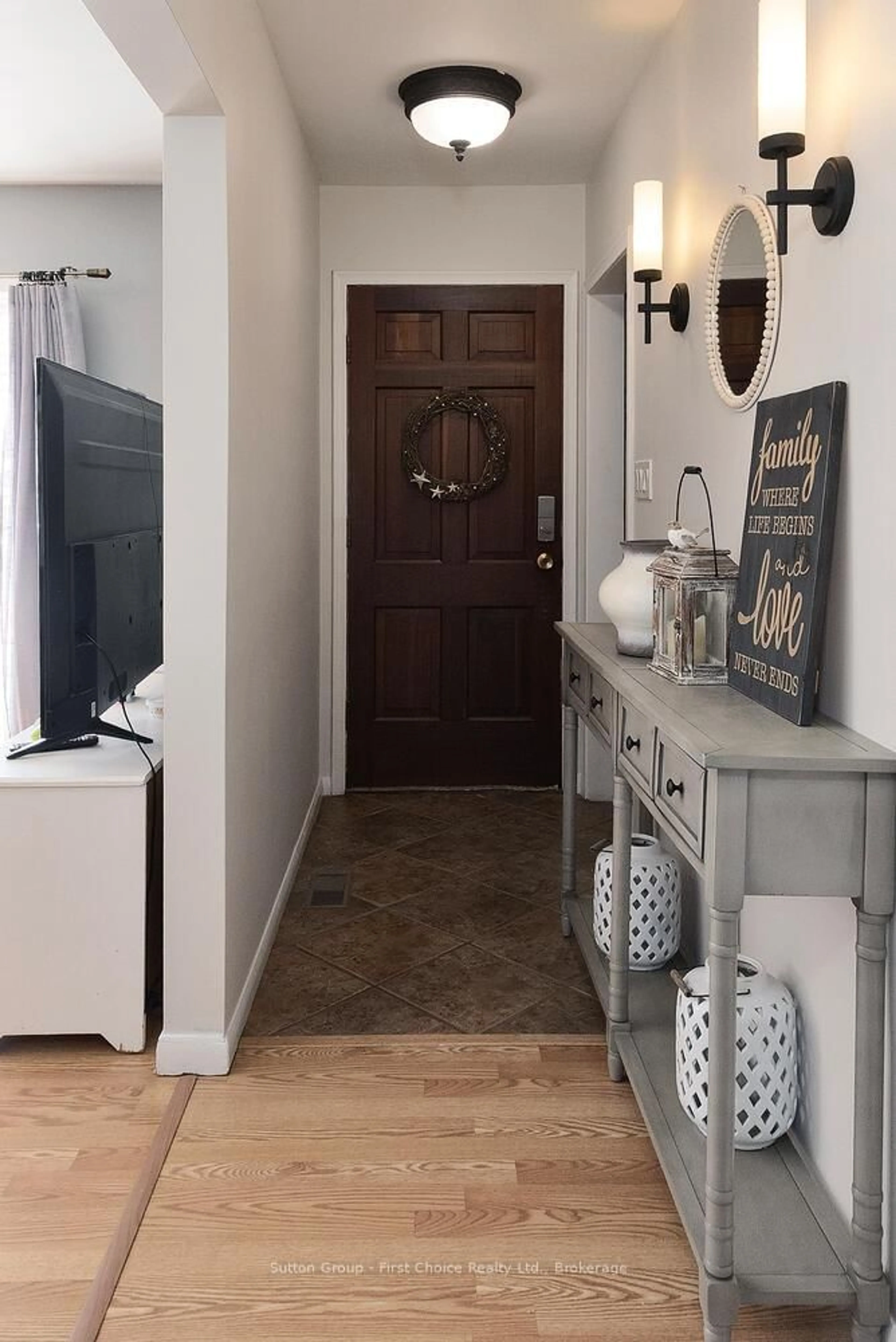 Indoor entryway for 99 Henry St, West Perth Ontario N0K 1N0