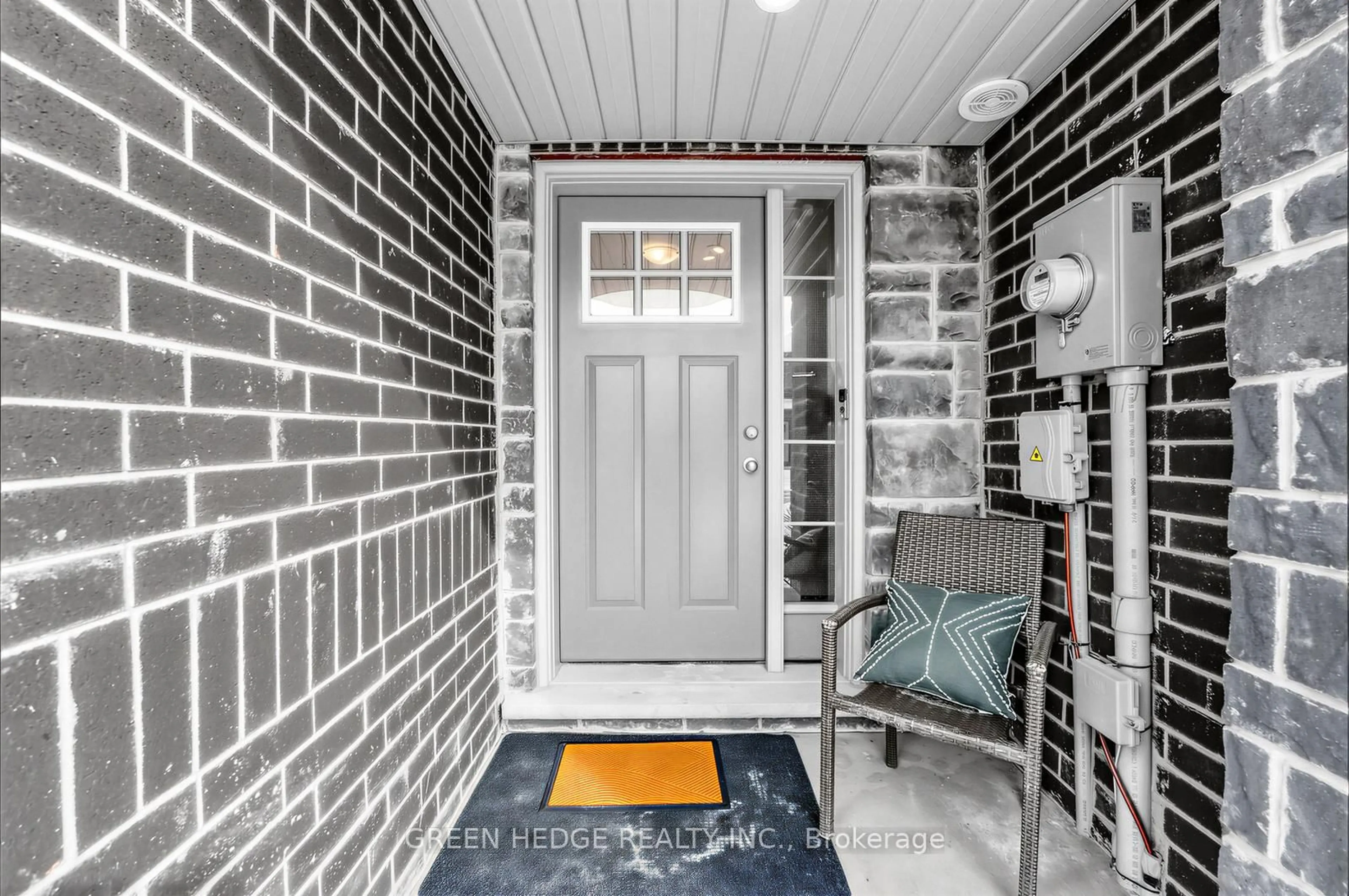 Indoor entryway for 135 Hardcastle Dr #47, Cambridge Ontario N1S 0B6