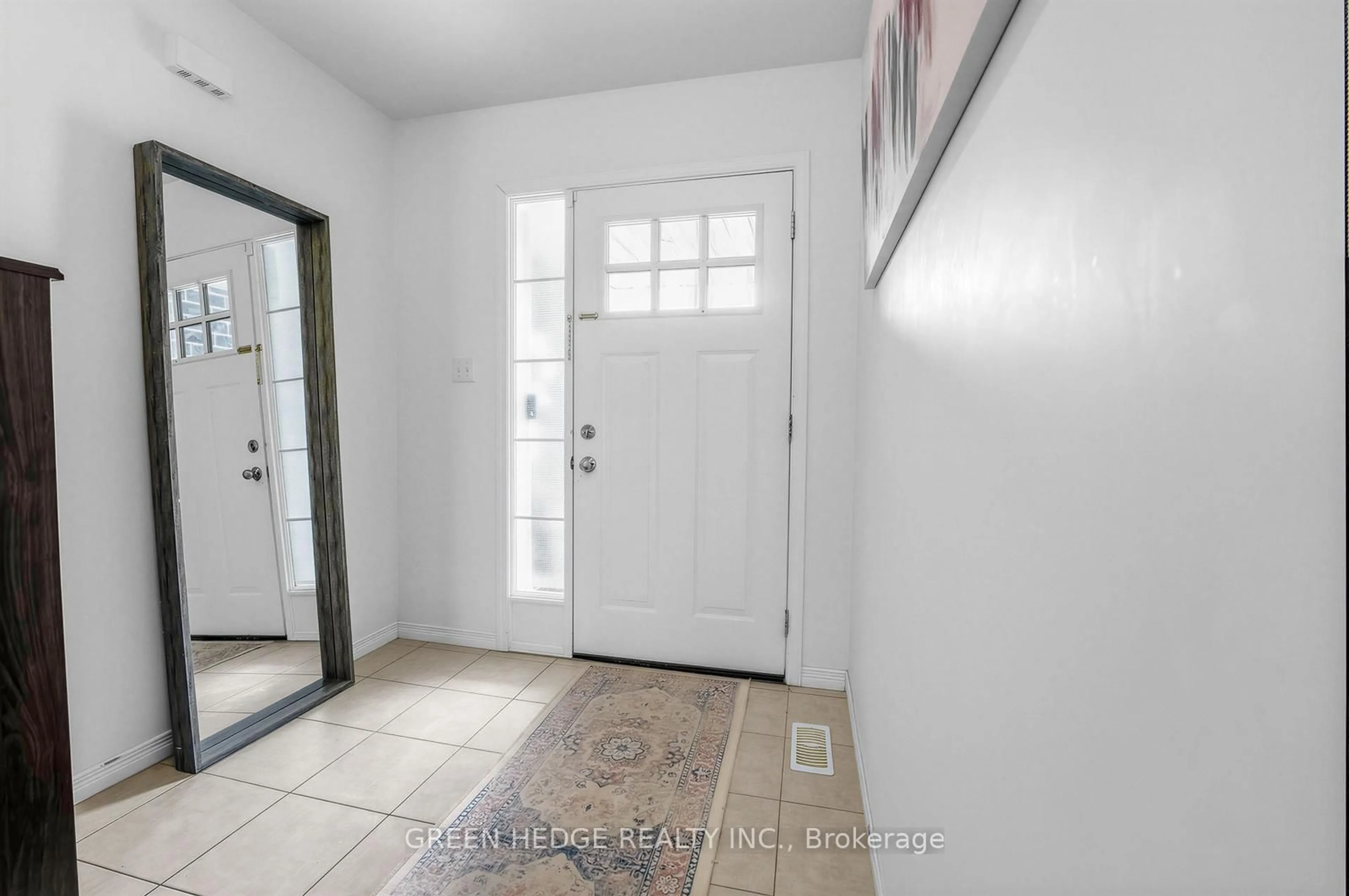 Indoor entryway for 135 Hardcastle Dr #47, Cambridge Ontario N1S 0B6
