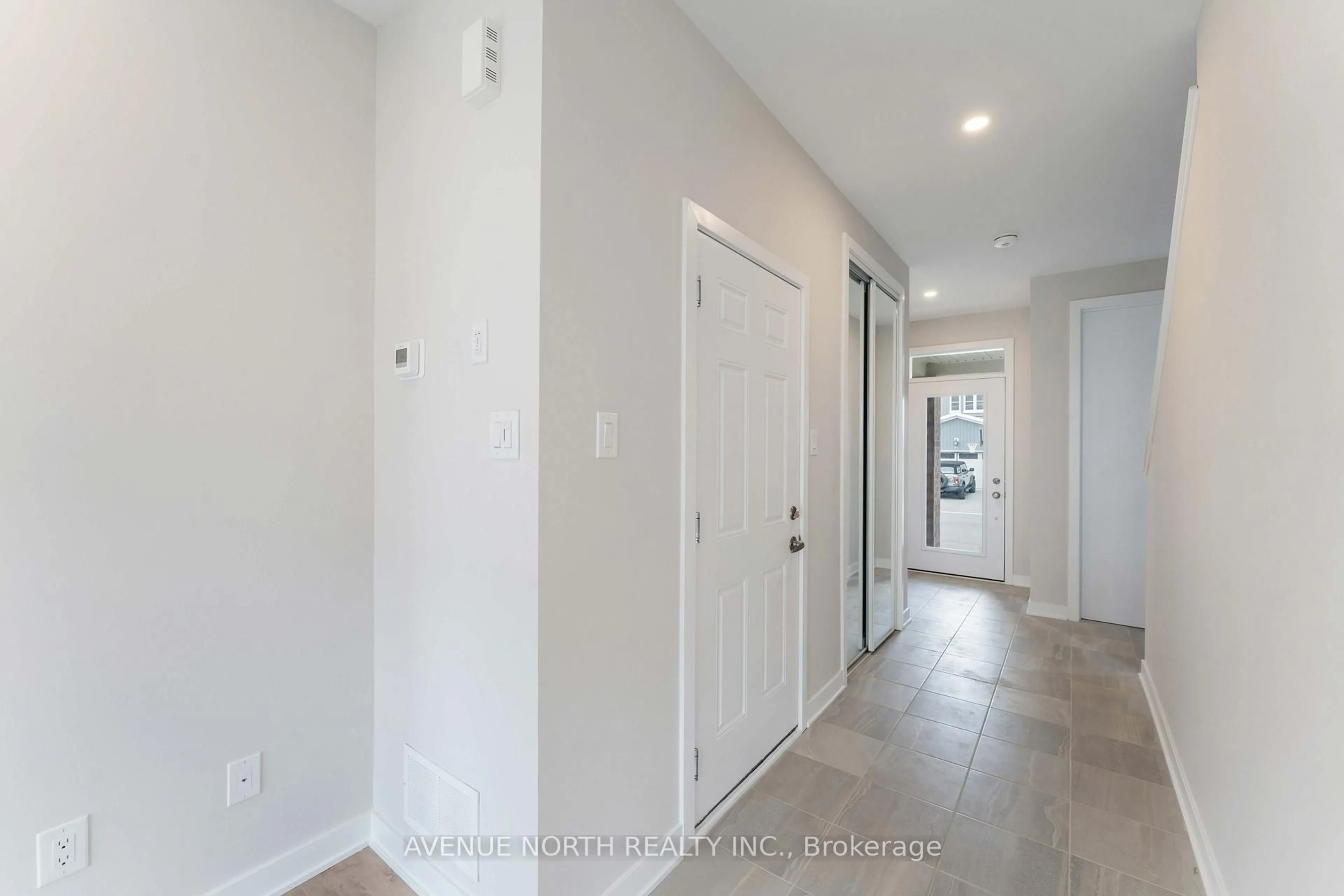 Indoor entryway for 91 MUDMINNOW Cres, Orleans Ontario K4A 5H9